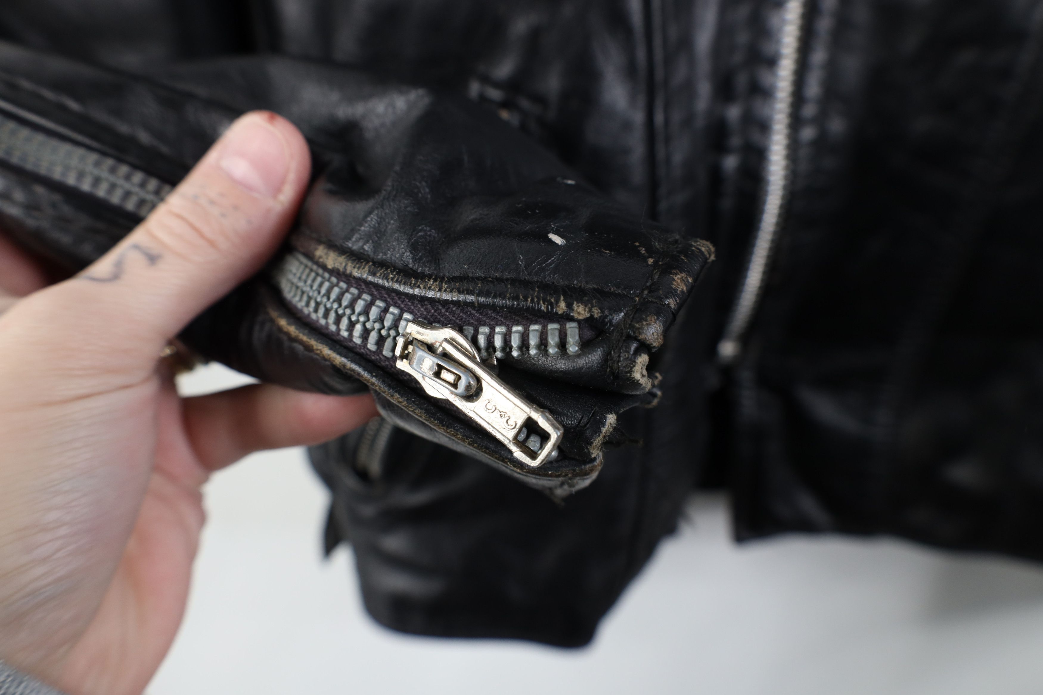 Vintage Vintage 60s 70s Leather Buckle Back Cafe Racer Jacket USA Size US L / EU 52-54 / 3 - 6 Thumbnail