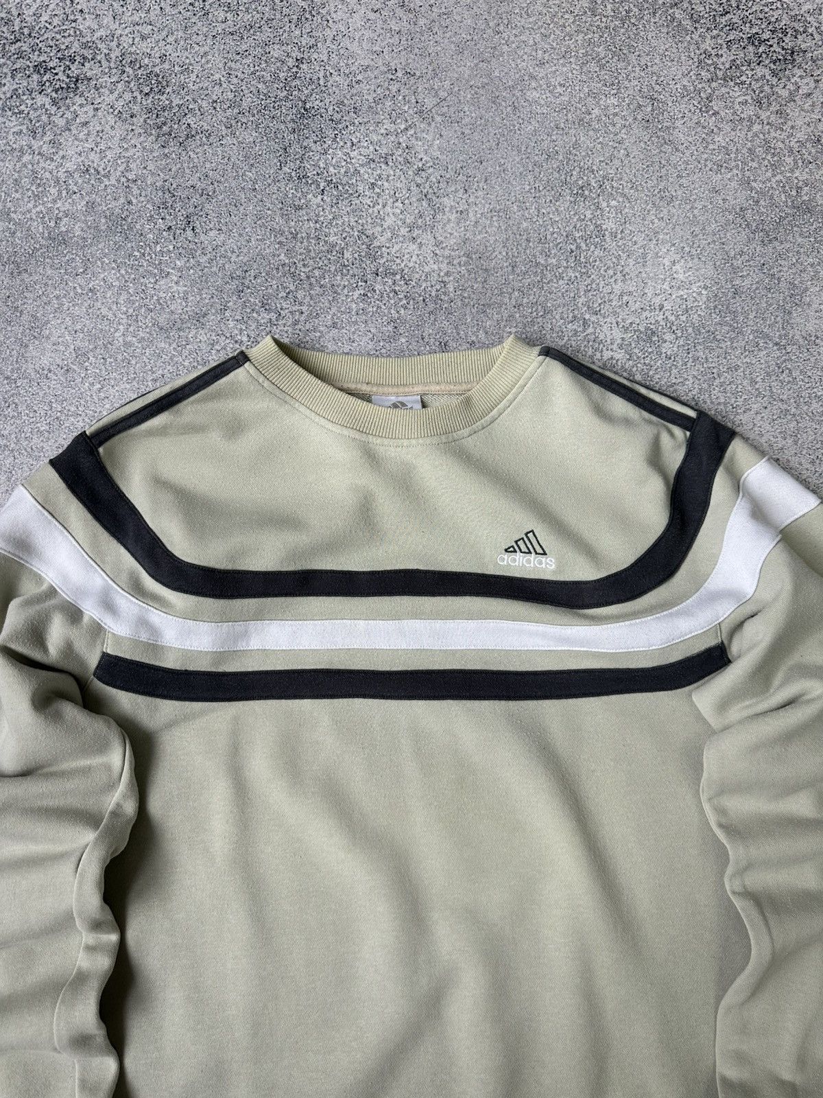 Adidas Vintage Adidas Beige Streetwear Sweatshirt Size US M / EU 48-50 / 2 - 3 Thumbnail