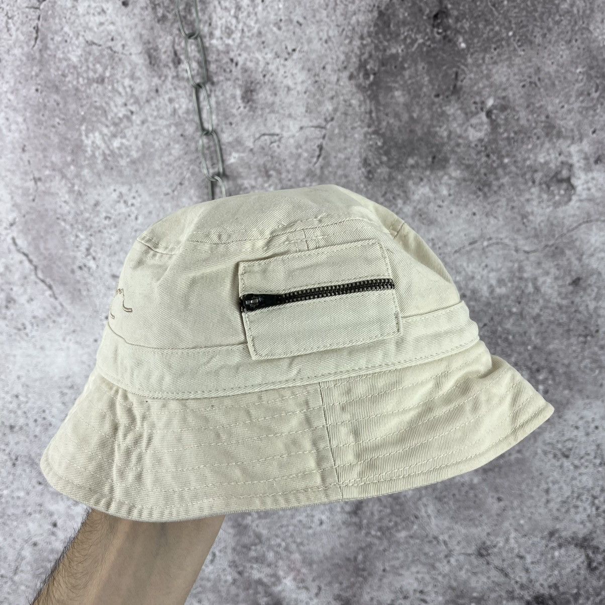 Designer Karl Kani Embroidery Logo Zip Pocket Y2K Bucket Hat Cap Size ONE SIZE - 2 Thumbnail
