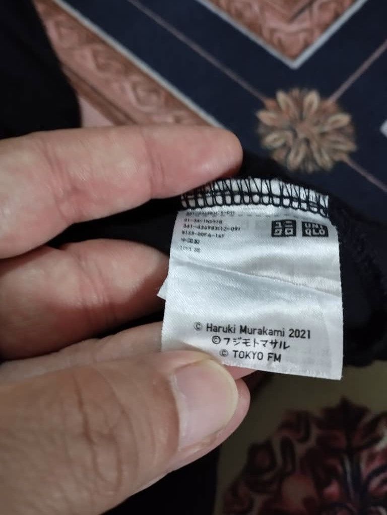 Japanese Brand Uniclo X Haruki Murakami Radio Size US L / EU 52-54 / 3 - 9 Thumbnail