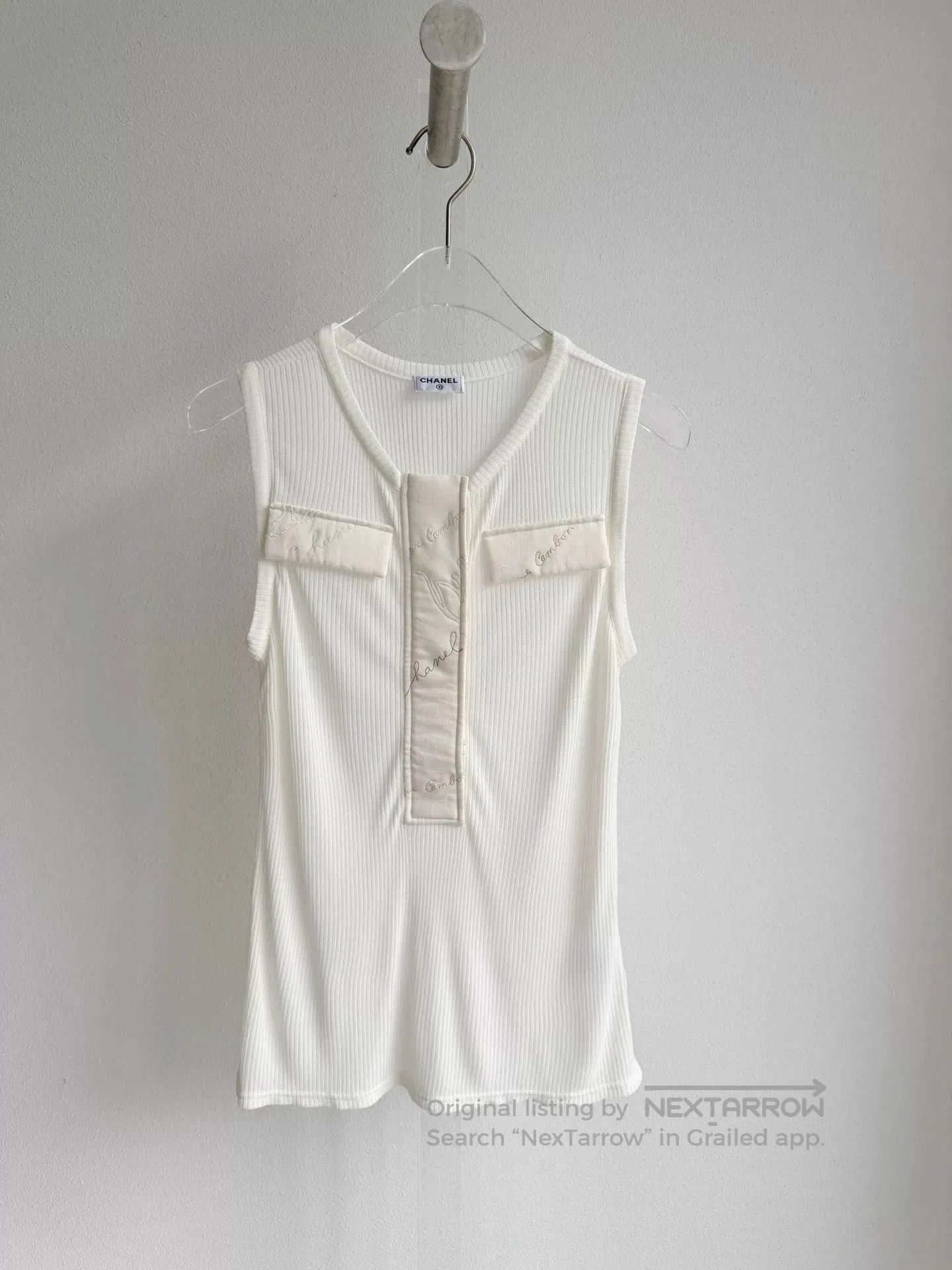 Chanel Chanel 16P White Sleeveless Knit Vest. Size XXS / US 00 / IT 34 - 2 Thumbnail