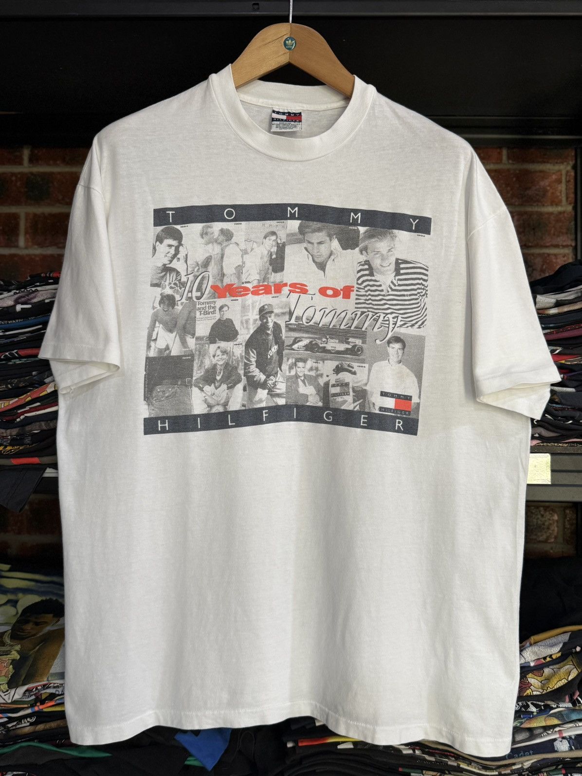 Tommy Hilfiger Rare Vintage 90s Tommy Hilfiger Photographer Collection Tee Size US XL / EU 56 / 4 - 1 Thumbnail