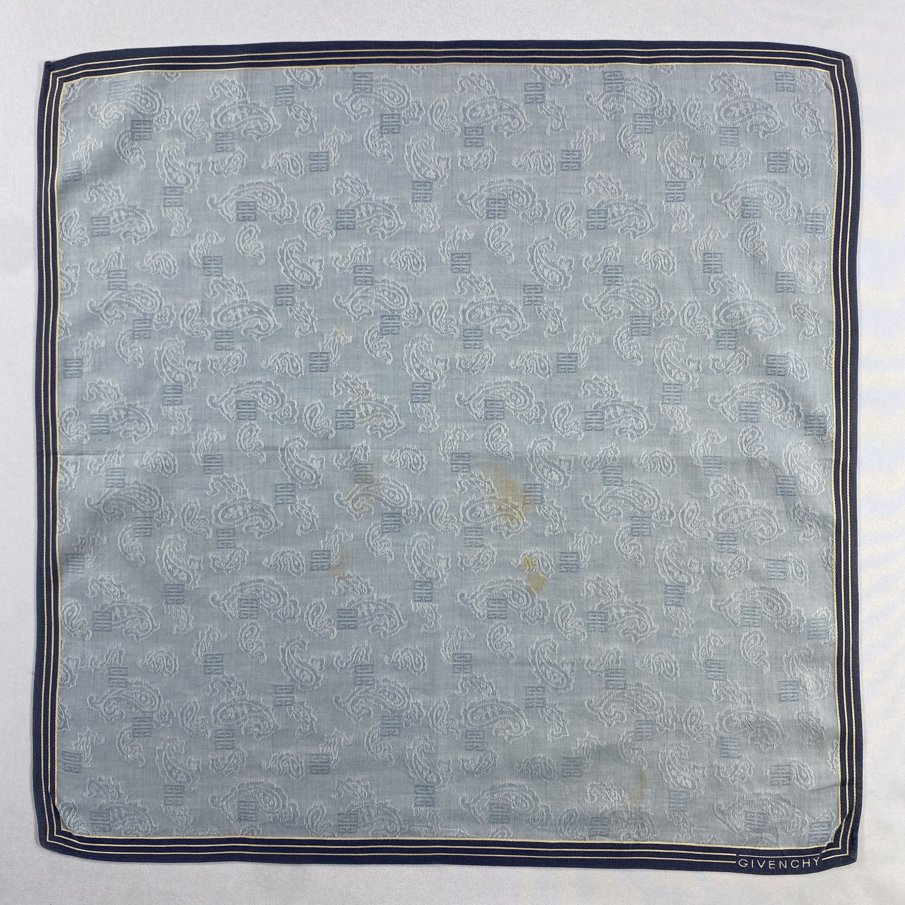 Vintage Givenchy Bandana/ Handkerchief / Neckerchief-P965 Size ONE SIZE - 1 Thumbnail