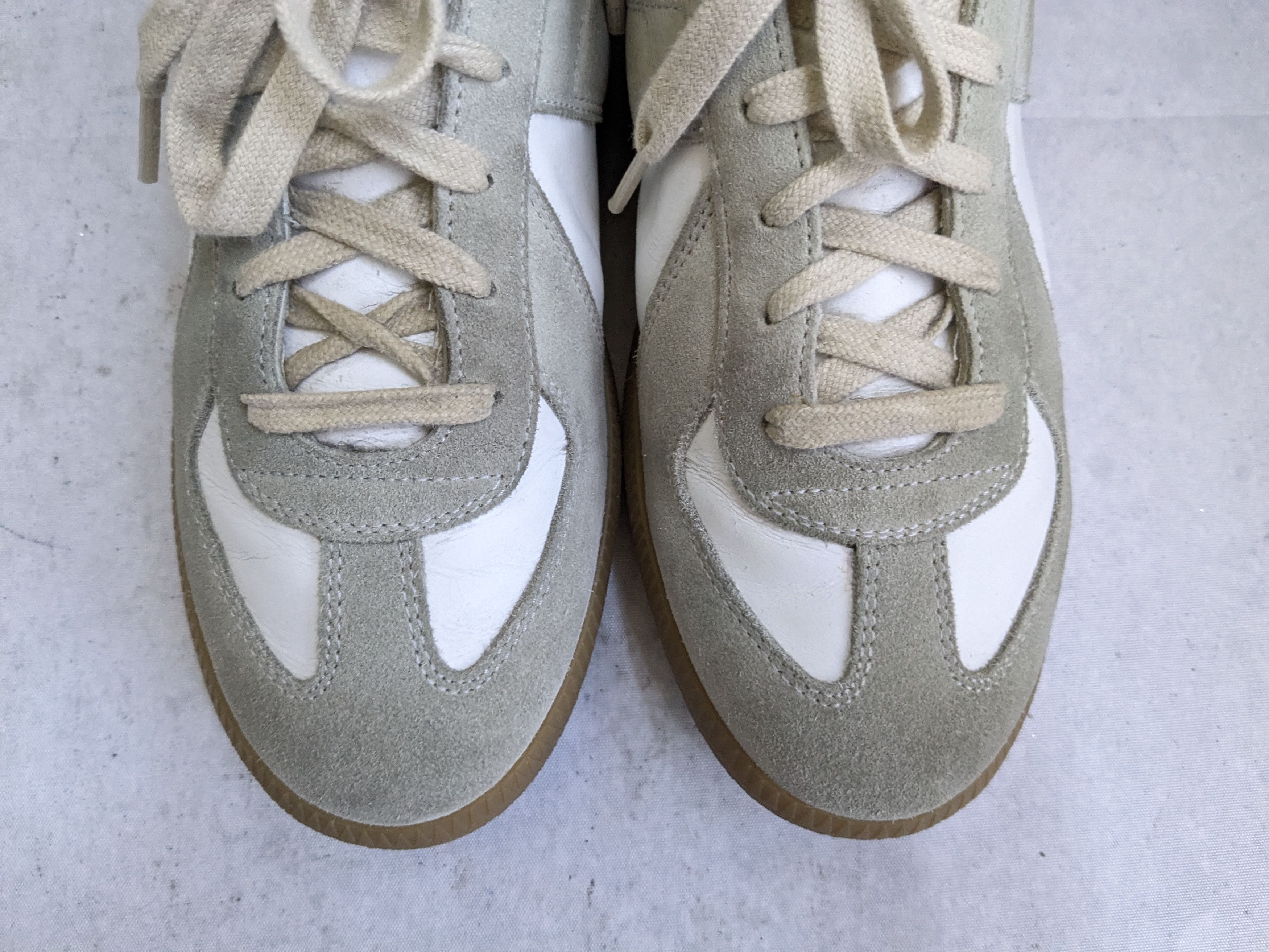 Maison Margiela Maison Margiela Replica GAT Sneakers Gray White 7 40 Low Top Size US 7 / EU 40 - 2 Thumbnail