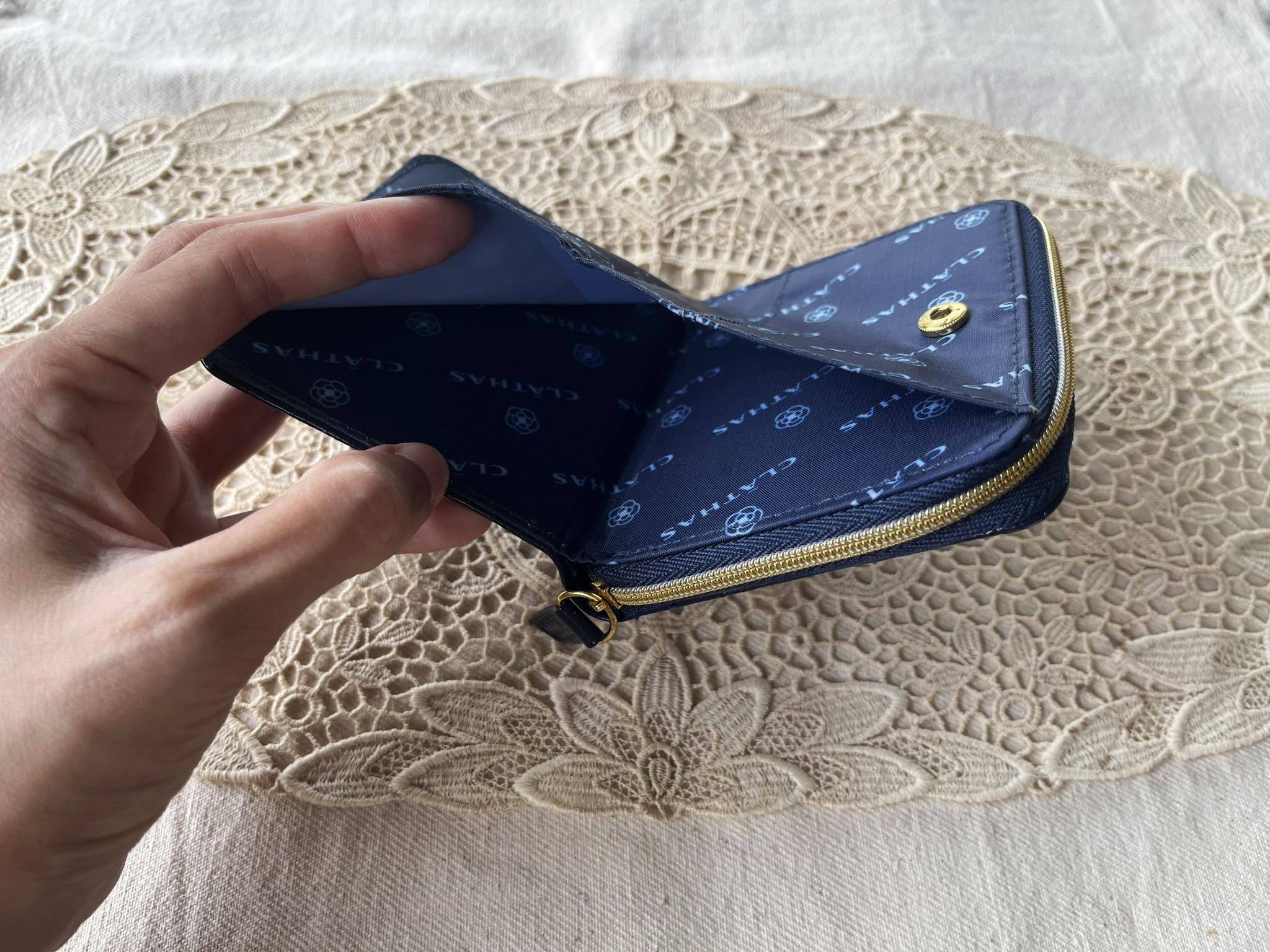 Japanese Brand CLATHAS (Japanese Brand) Faux Patent Leather embossed wallet Size ONE SIZE - 6 Thumbnail