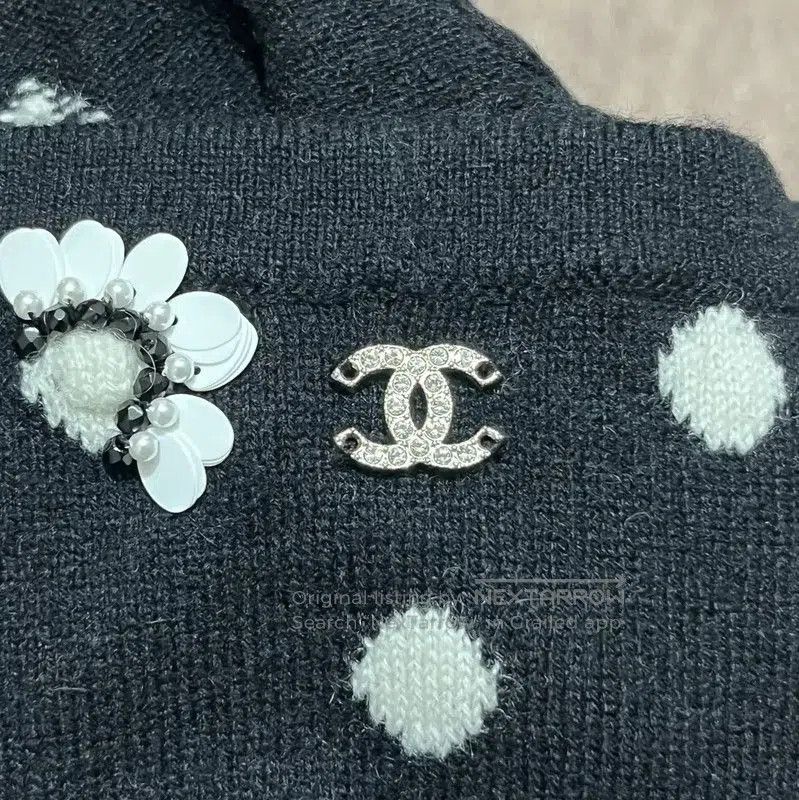 Chanel Chanel Black Embroidered Cropped T-Shirt for Women . Size XS / US 0-2 / IT 36-38 - 5 Thumbnail