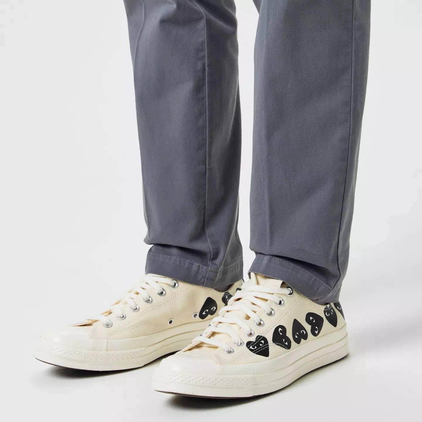 Comme des Garcons PLAY o1g2r1mq0426 Multi Hearts-Print Low-Top Sneakers in Beige Size US 7 / EU 40 - 2 Thumbnail