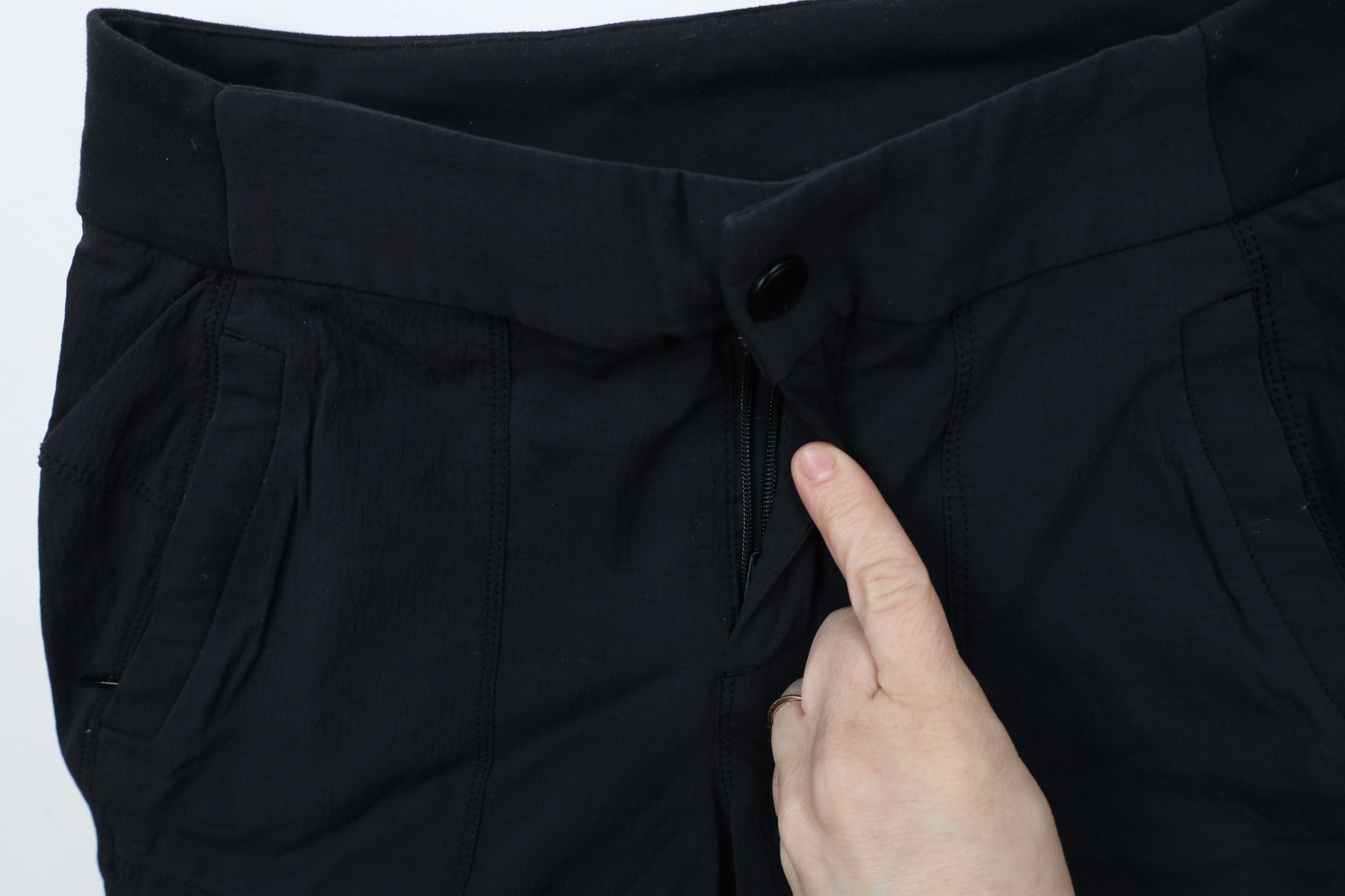 Athleta × Vintage Athleta Trekkie 2.0 Cuffed Joggers Jogger Pants Black Size 26" / US 2 / IT 38 - 5 Thumbnail
