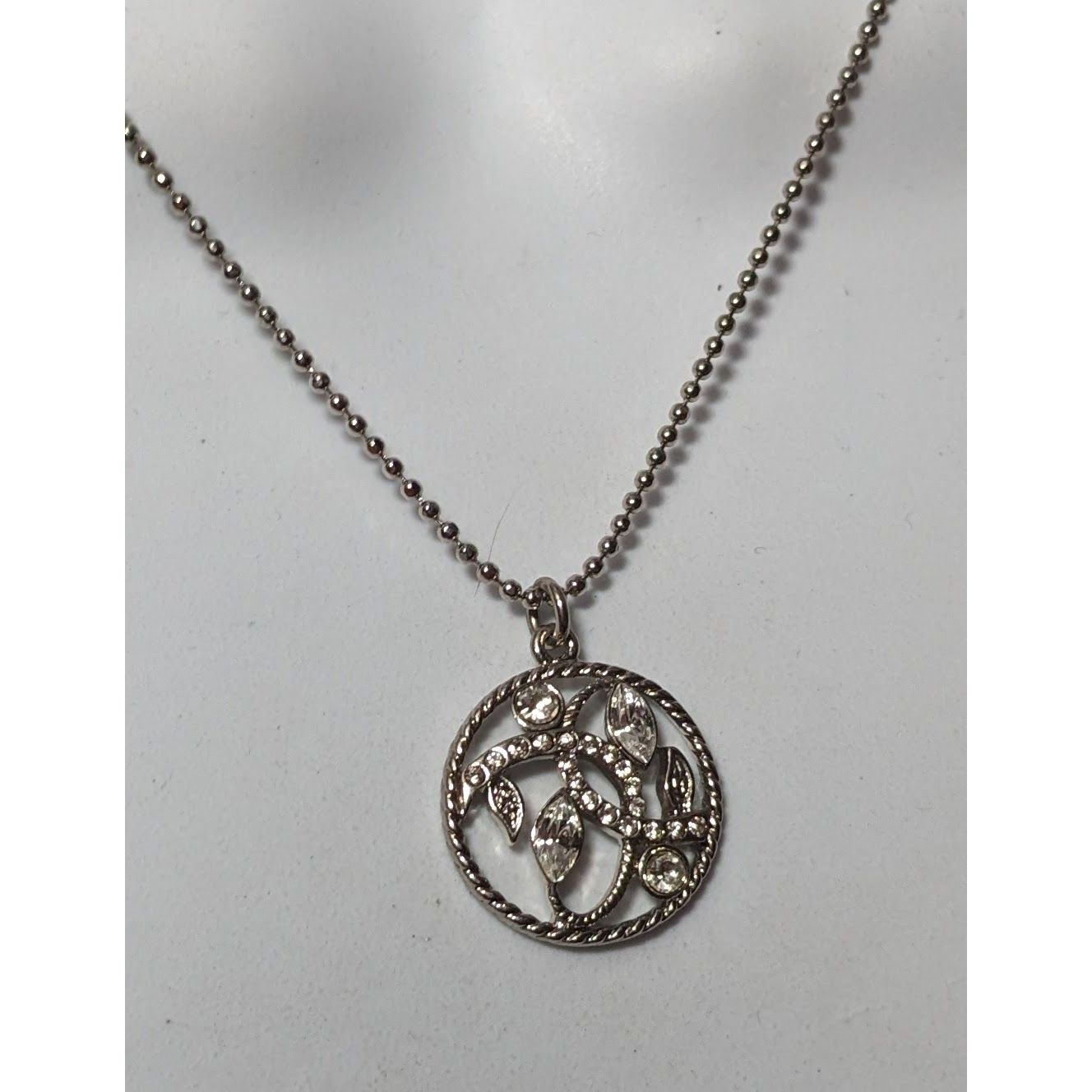 Other Fantasy Floral Rhinestone Silver Tone Pendant Necklace Size ONE SIZE - 6 Thumbnail