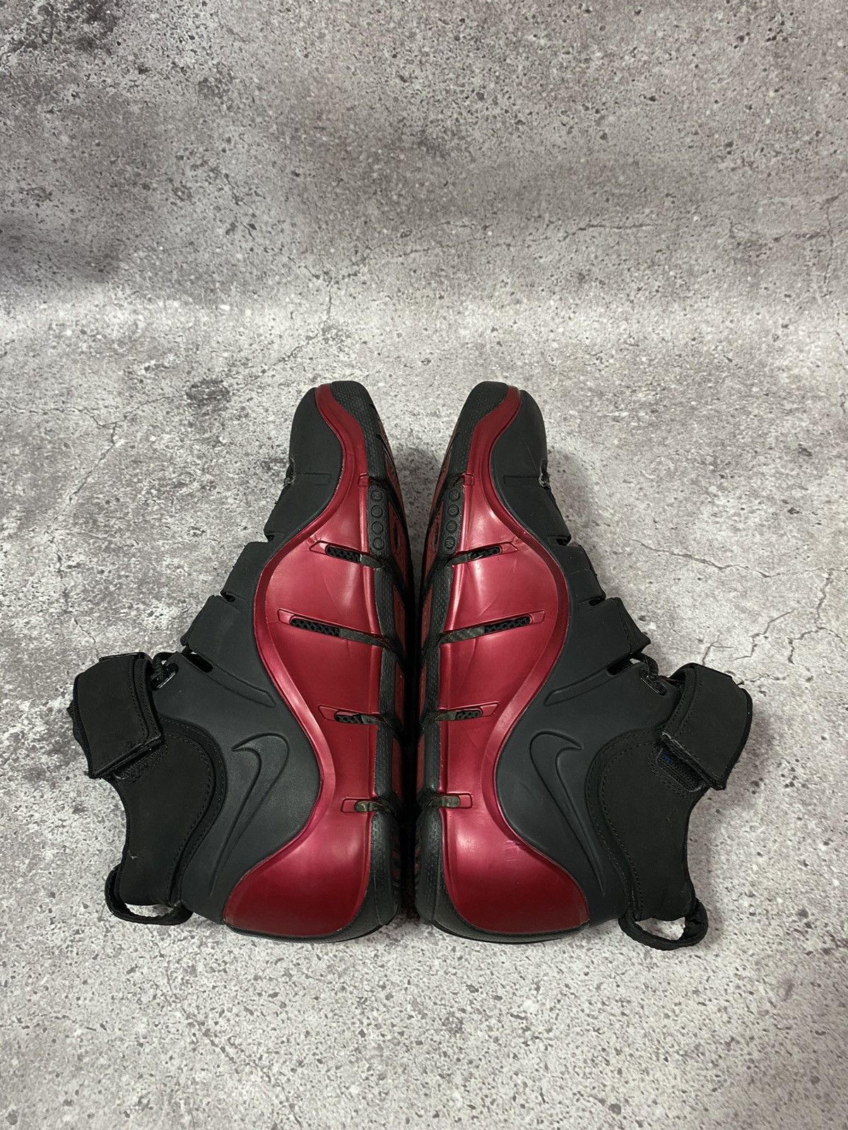 Nike NIKE LeBron 4 black Varsity Crimson Size US 9.5 / EU 42-43 - 8 Thumbnail