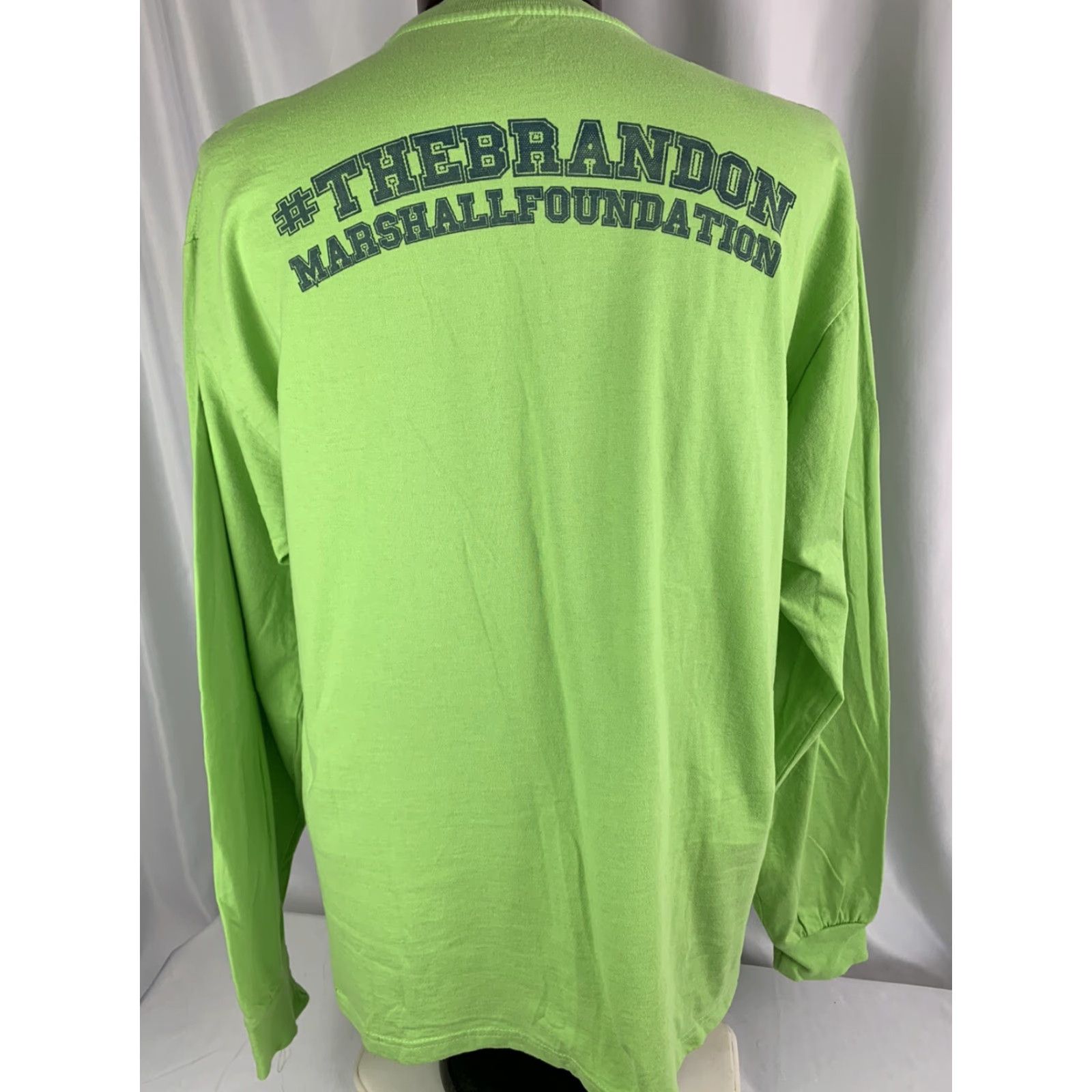 Hanes VINTAGE Large Men's The Brandon Marshall Foundation Bright Green Long Sleeve Logo Tshirt Size US L / EU 52-54 / 3 - 7 Thumbnail