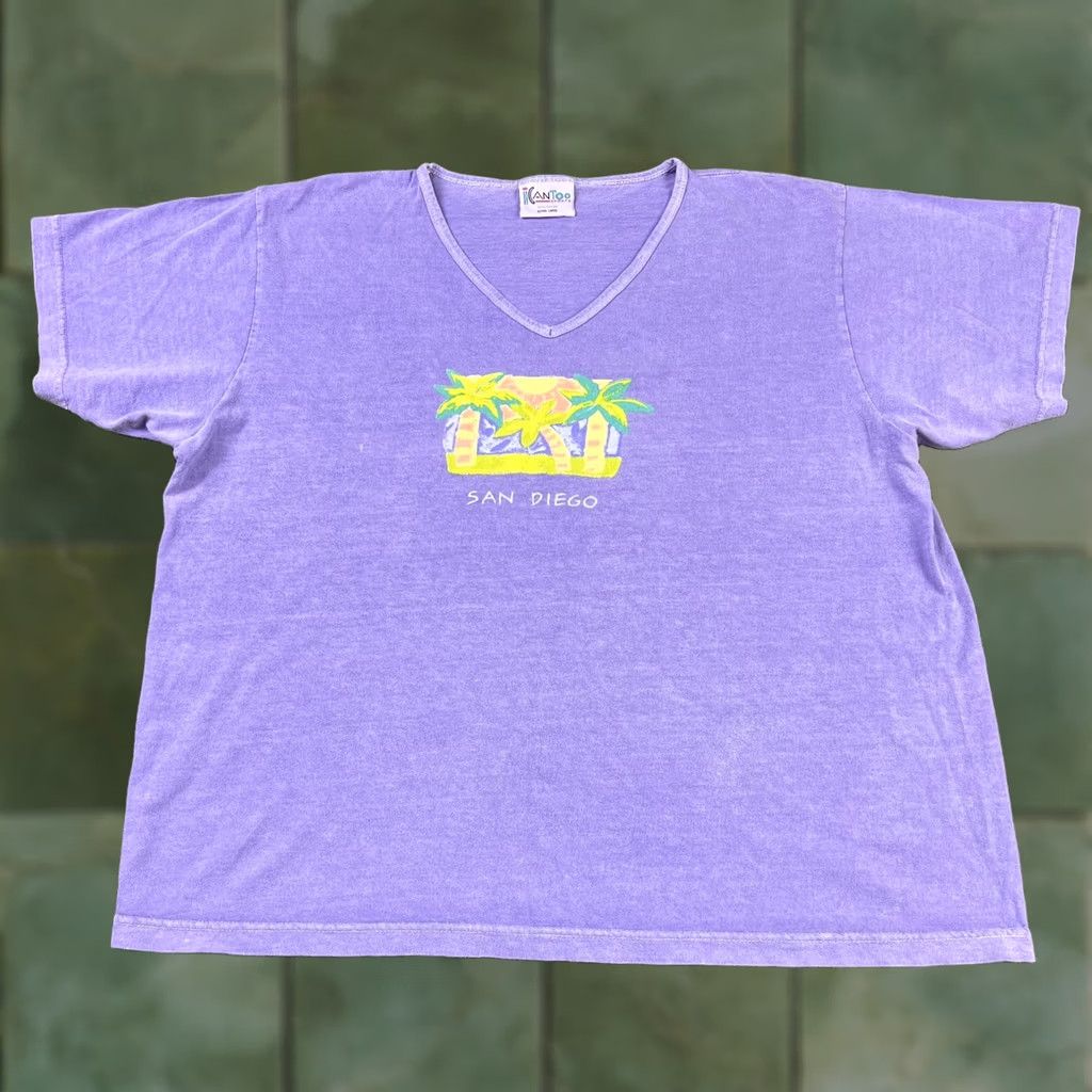 Vintage VINTAGE San Diego Graphic Tee V-Neck T-Shirt Womens XL Activewear Made USA Size XL / US 12-14 / IT 48-50 - 1 Thumbnail