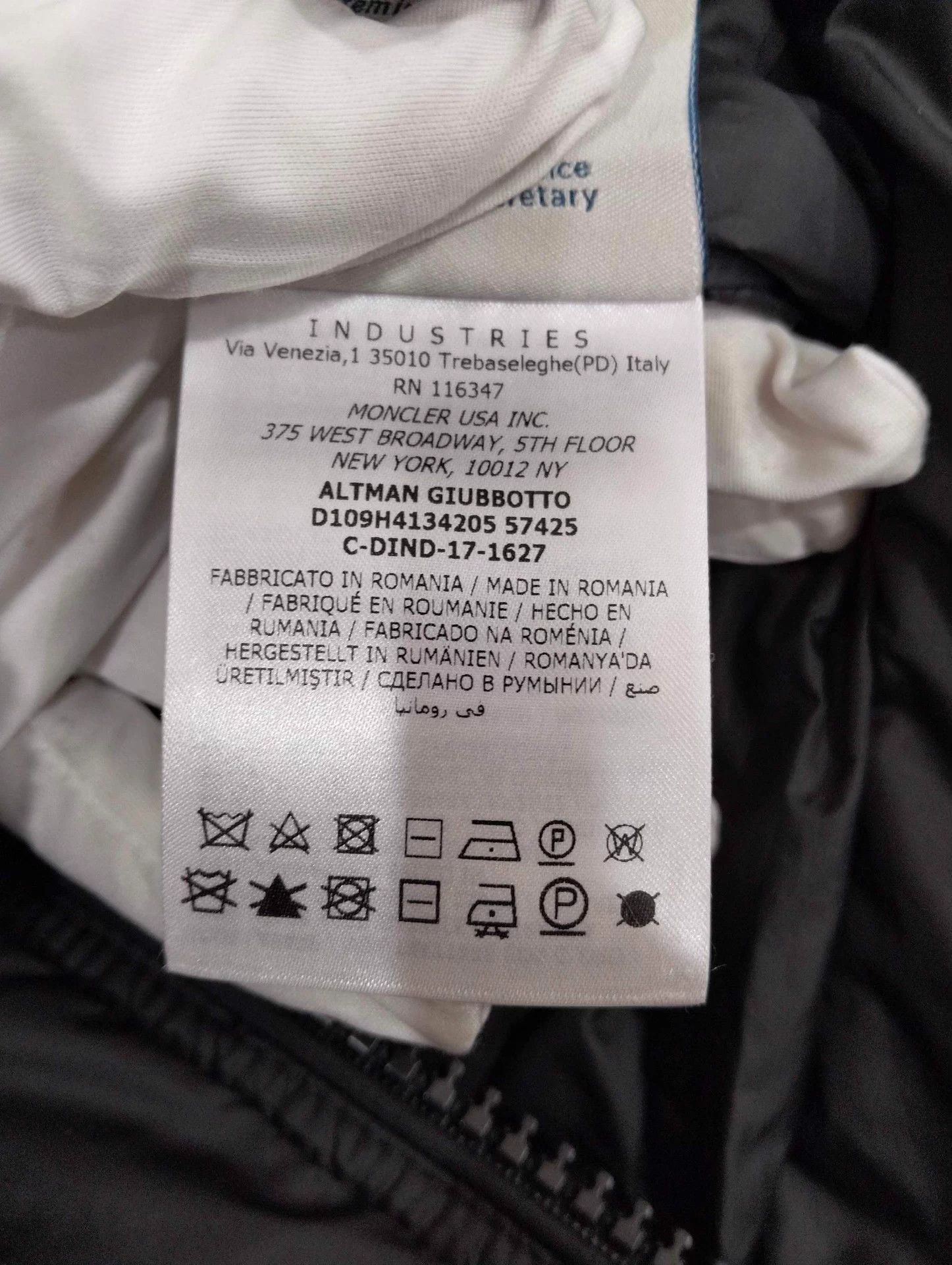 Moncler Moncler Down Jacket Size 1 Size US S / EU 44-46 / 1 - 4 Thumbnail