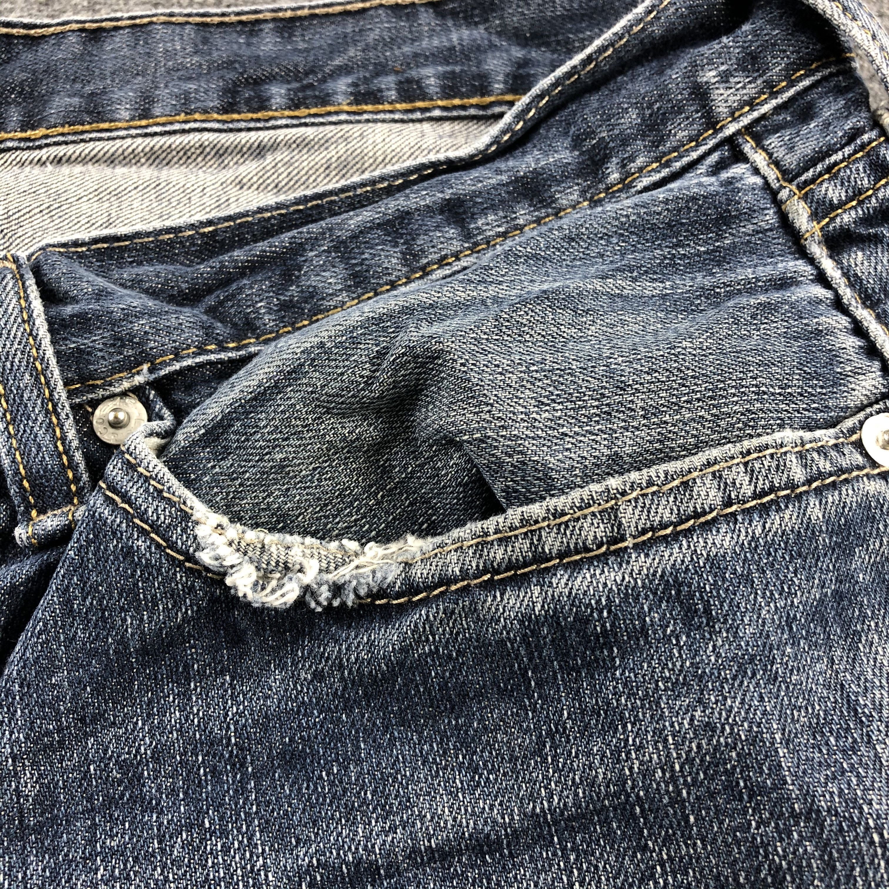 Levi's Vintage Faded Black Levis 514 Jeans-J2649 Size US 35 - 10 Thumbnail