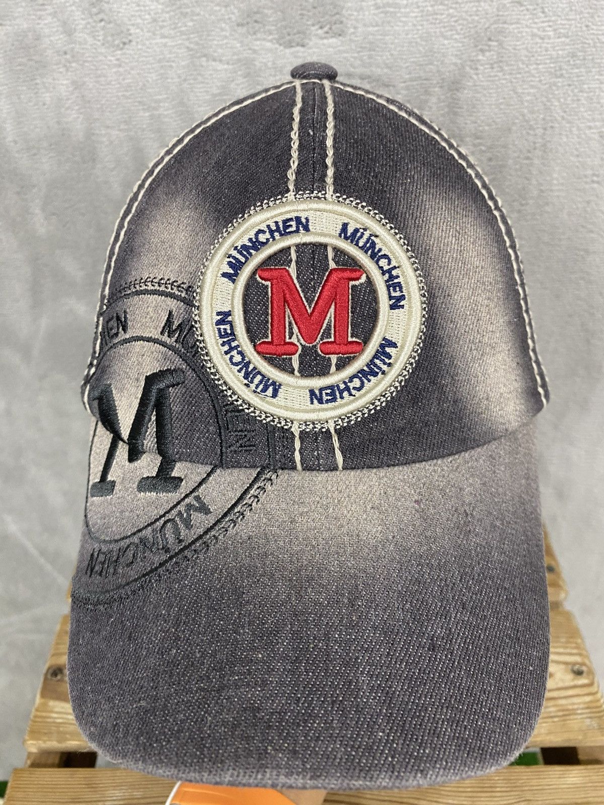 Robin Ruth 🔥RaRe🔥VINTAGE ROBIN RUTH MUNCHEN CAP TRASHED FADED DENIM Size ONE SIZE - 1 Thumbnail