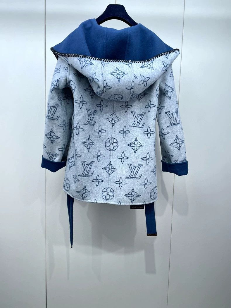 Louis Vuitton LOUIS VUITTON Blue presbyopic reversible bathrobe coat 2504 Size XXS / US 00 / IT 34 - 4 Thumbnail