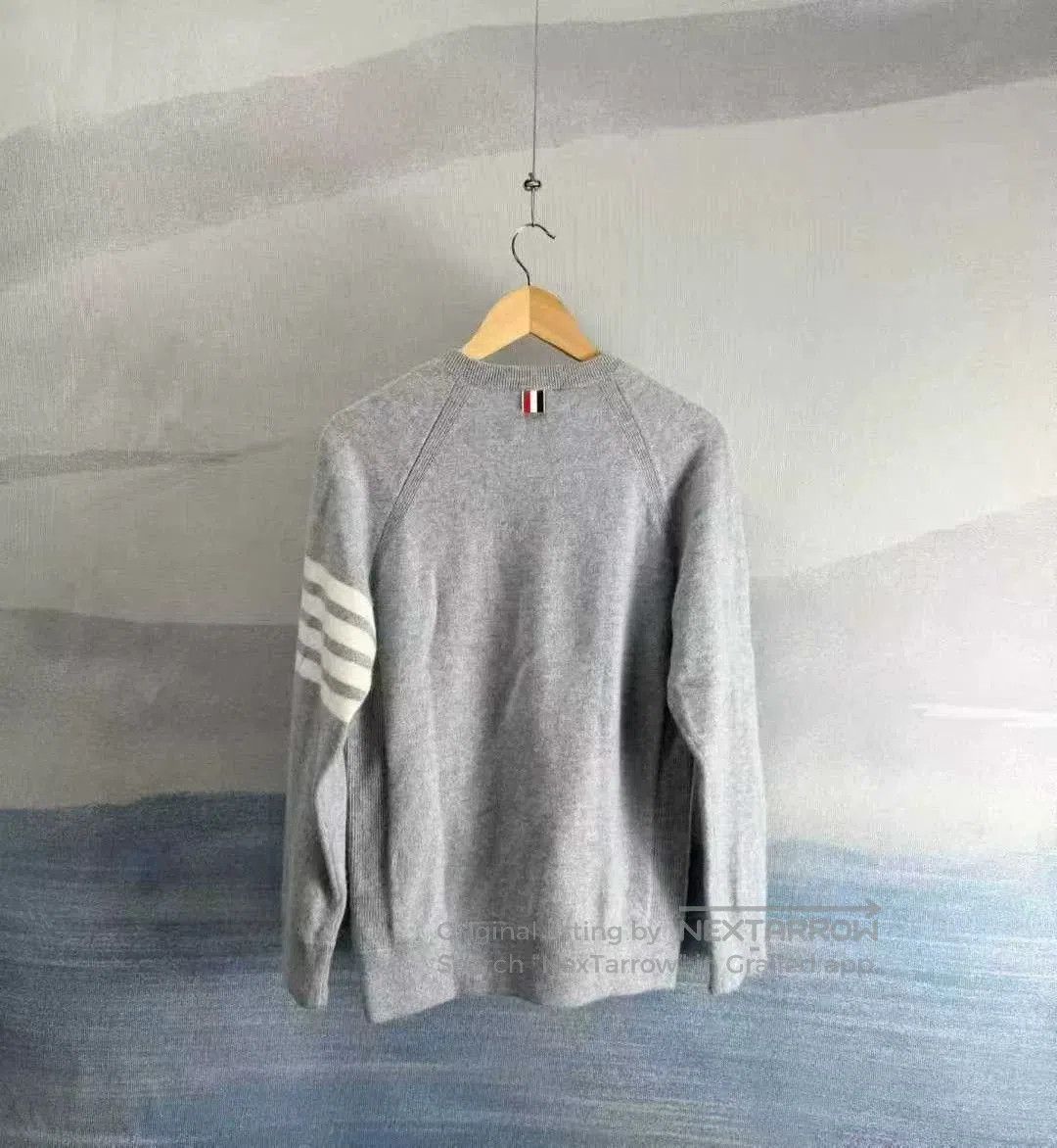 Thom Browne thom browne gray cashmere crewneck sweater. Size US L / EU 52-54 / 3 - 3 Thumbnail