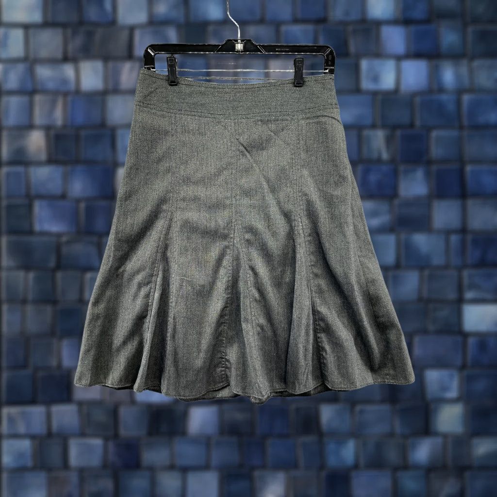Vintage VINTAGE Darjoni Womens Gray Flared Knee Midi Skirt 6 Petite, Check, Polyester / Rayon / Elastane, Zip, Flat Front, Classic, All Seasons, 90s? Size 28" / US 6 / IT 42 - 1 Thumbnail