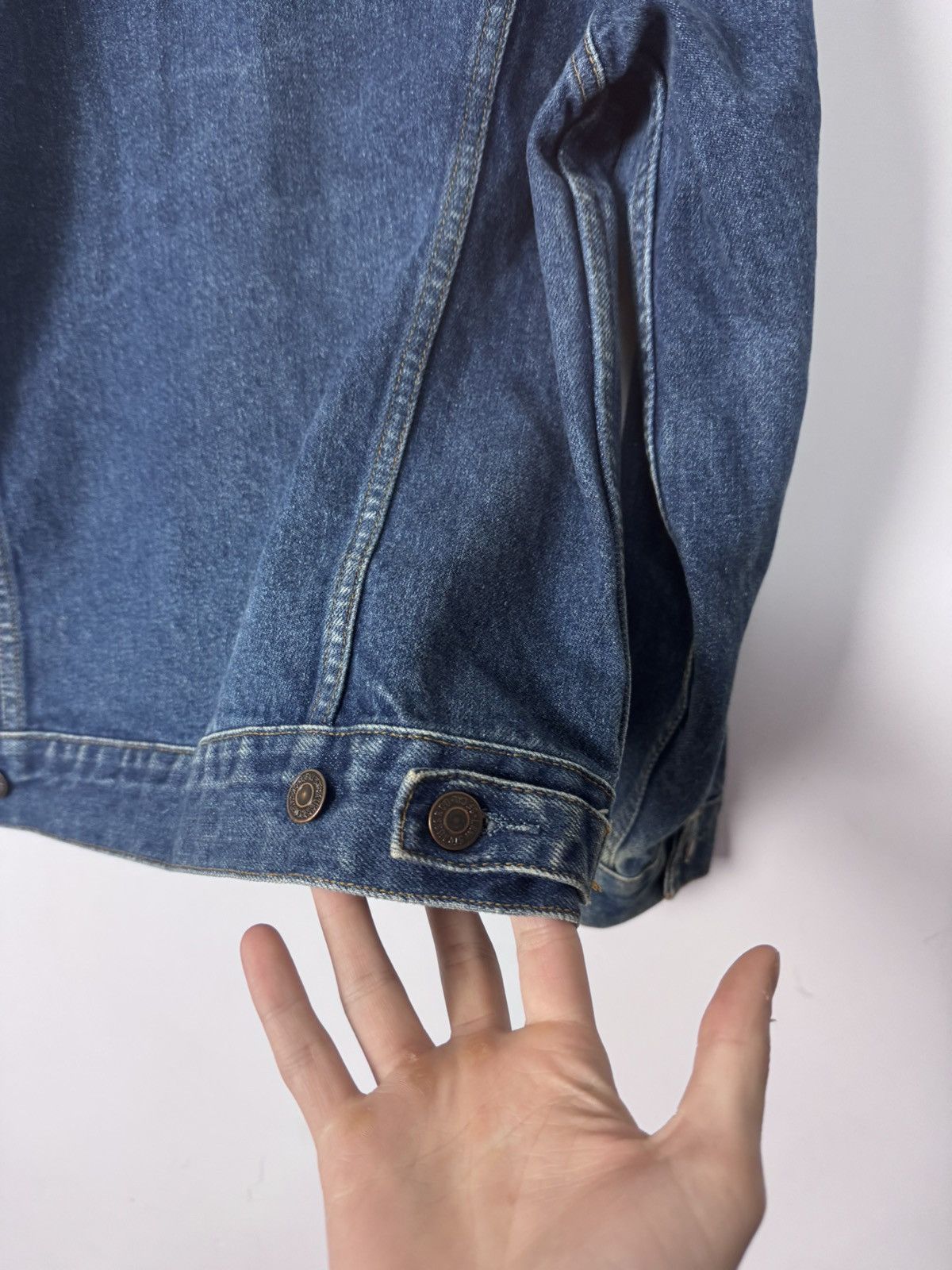 Levi's Vintage Levi’s Faded Blue Trucker Denim Jacket Size US S / EU 44-46 / 1 - 10 Thumbnail