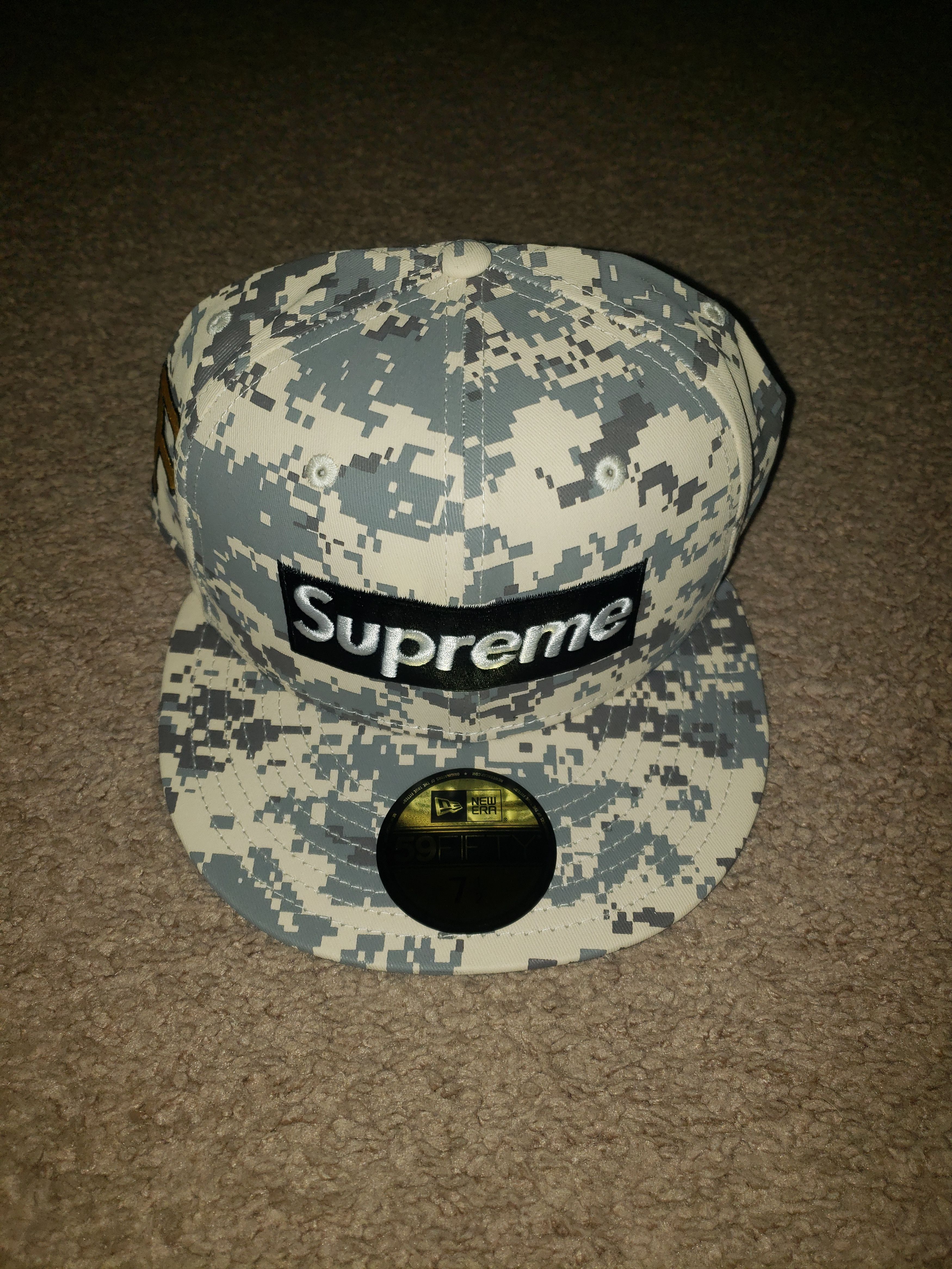 Size 7 1/2 Supreme®/MLB Teams Box Logo Pittsburgh Pirates