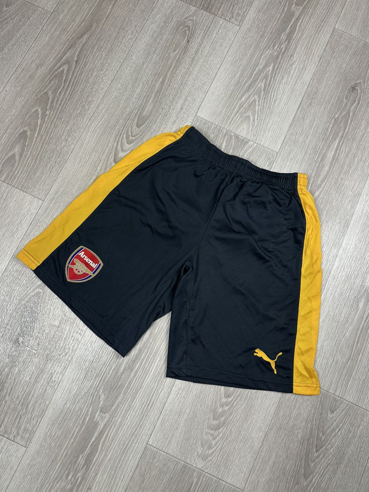 Puma PUMA FC ARSENAL LONDON 2016/17 SHORTS FOOTBALL SOCCER SIZE S Size US 30 / EU 46 - 2 Thumbnail