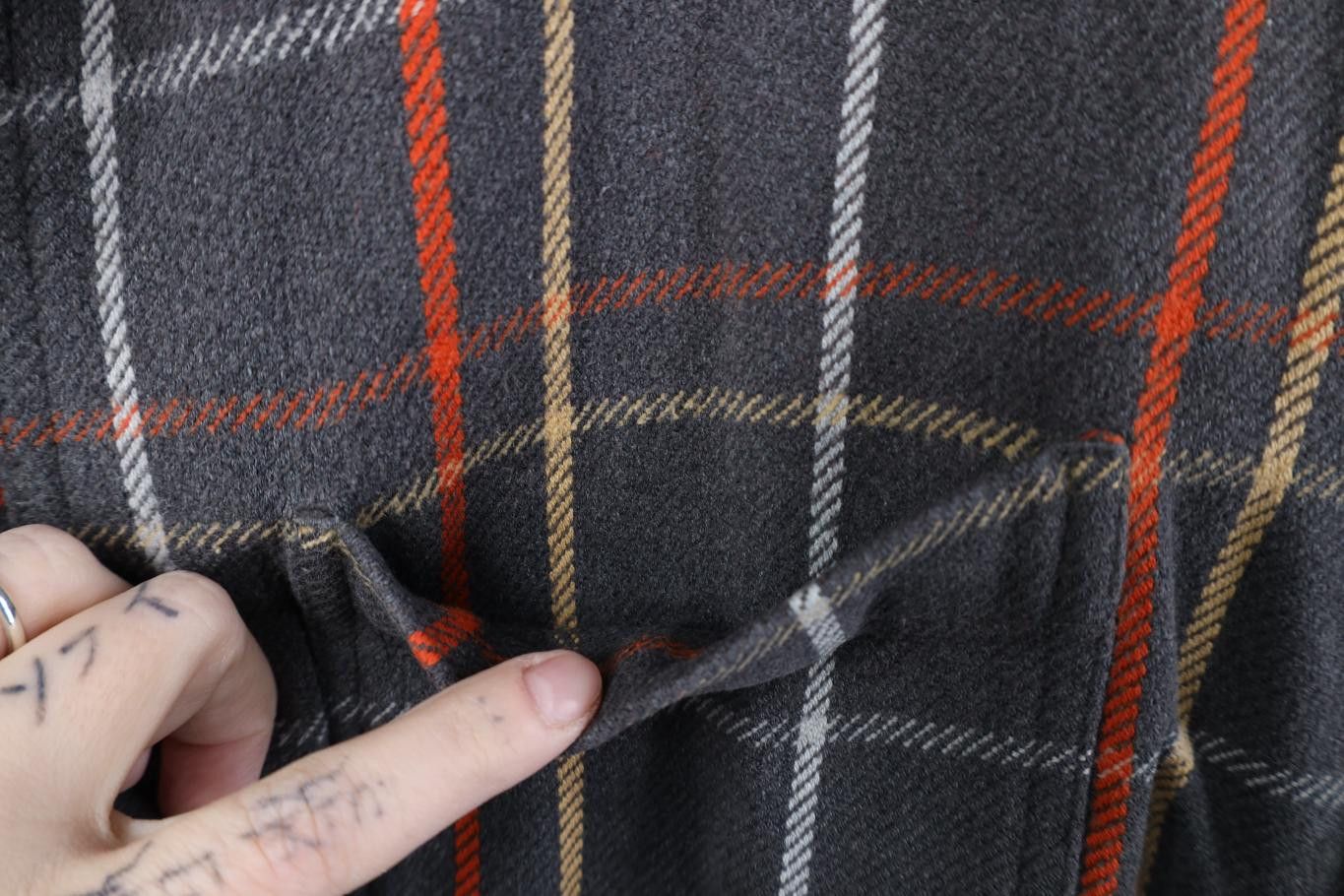 Vintage Vintage 90s Streetwear Heavyweight Flannel Button Shirt Size US L / EU 52-54 / 3 - 5 Thumbnail