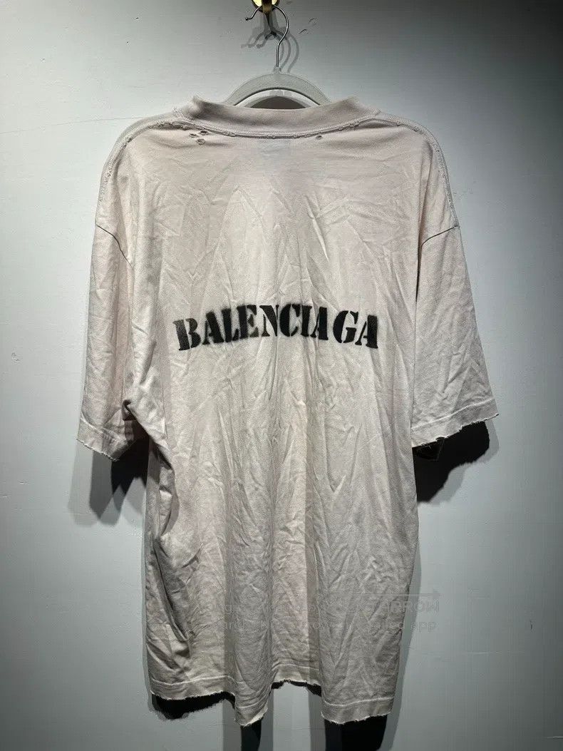Balenciaga Balenciaga Letter Round Neck Worn Effect Straight Short Sl Size US S / EU 44-46 / 1 - 3 Thumbnail