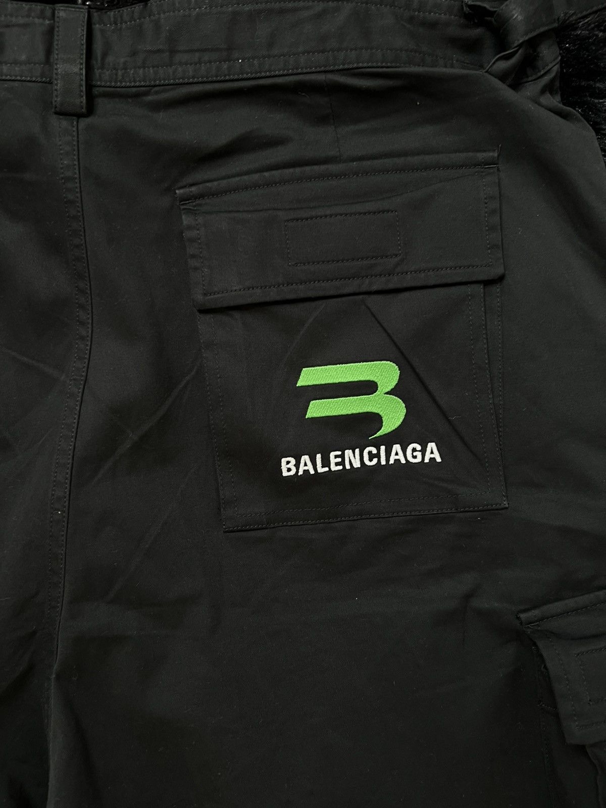 Balenciaga Balenciaga Cargo Shorts Size US 34 / EU 50 - 4 Thumbnail