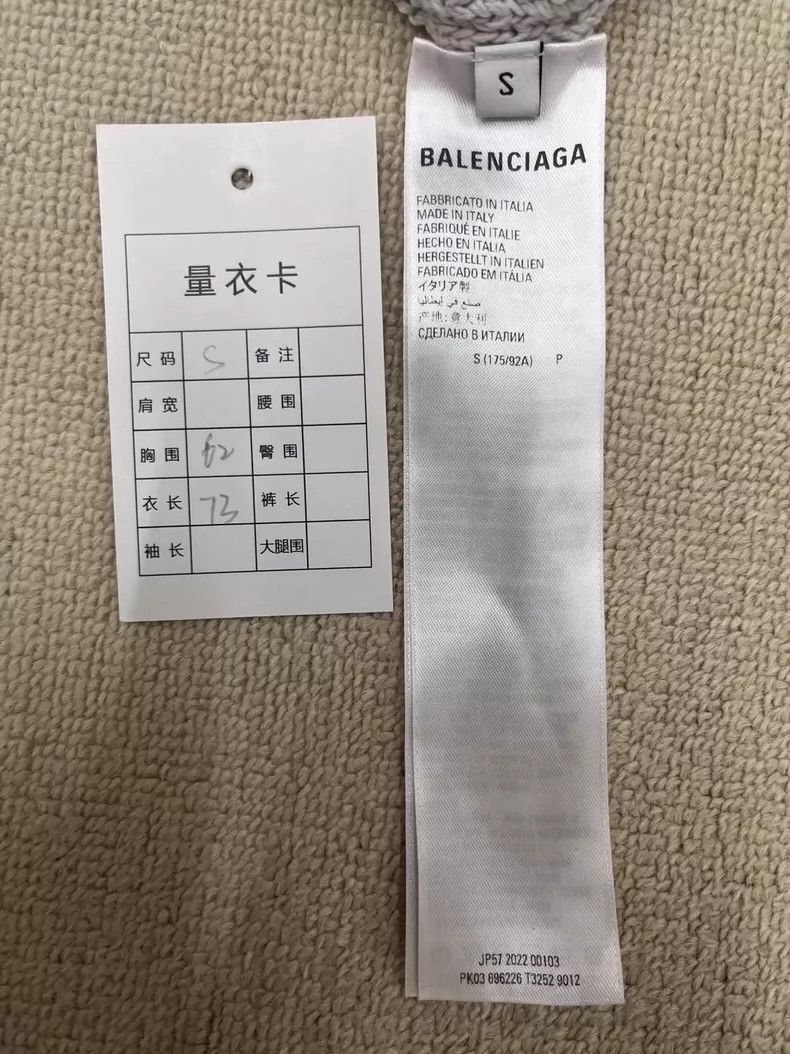 Balenciaga Balenciaga Solid crewneck long-sleeve pullover with embroi Size US S / EU 44-46 / 1 - 4 Thumbnail