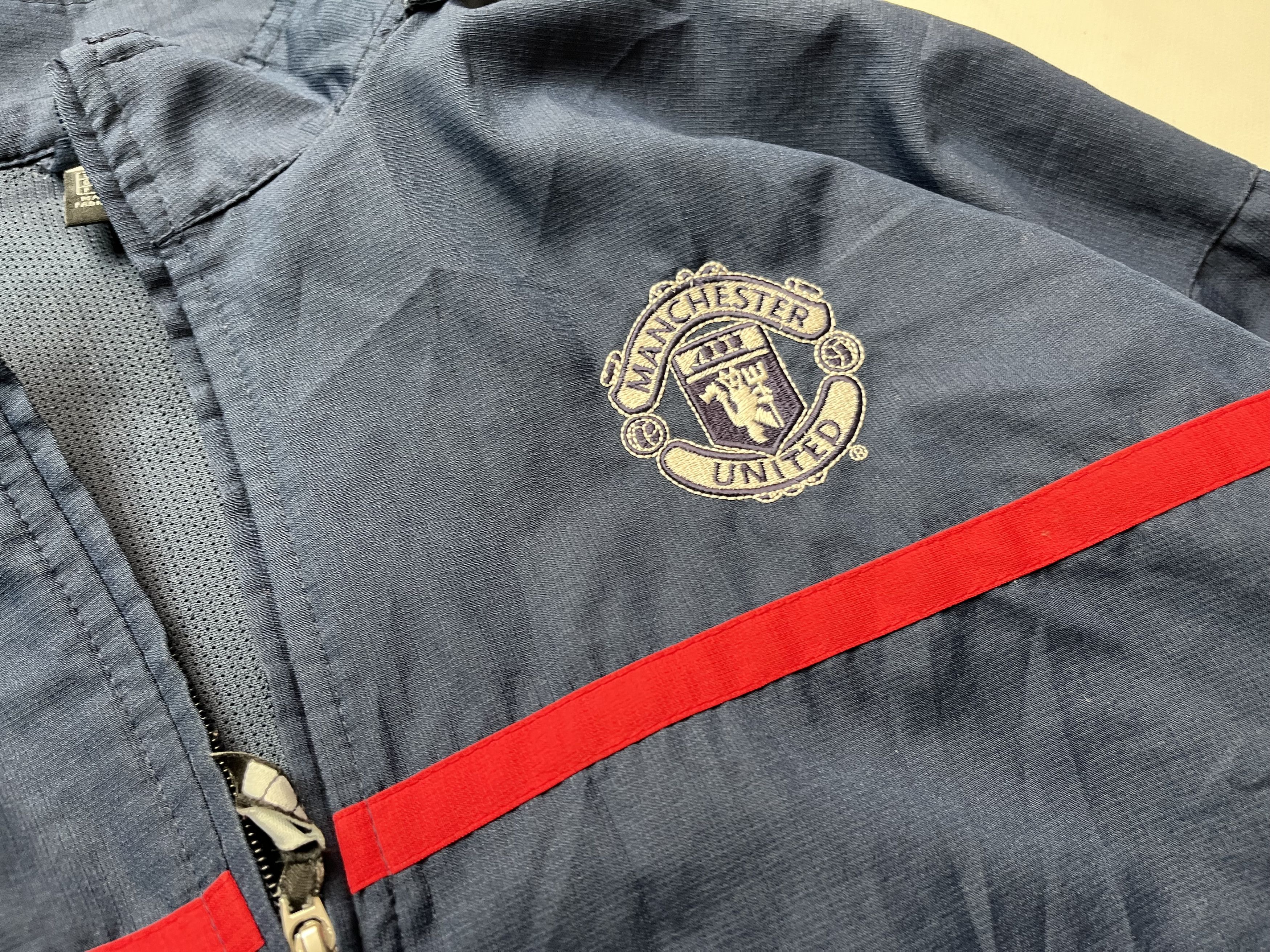 Nike Vintage Nike Manchester United Jacket Size US XL / EU 56 / 4 - 9 Thumbnail
