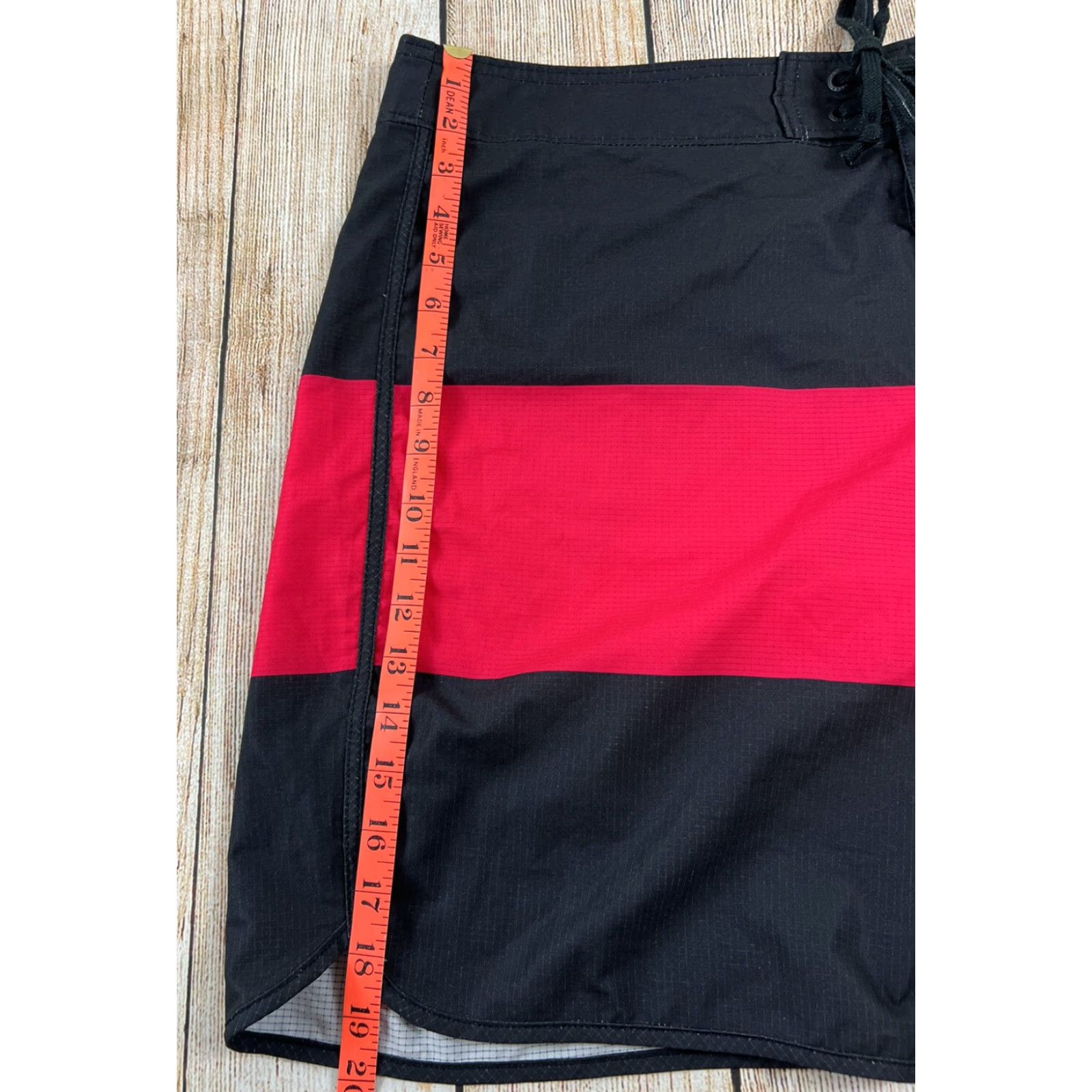 REEF Mens Reef Boardshorts Trunks To Swim Bottom Size 36 Black Red Multicolor Colorful 36 Mens Good condition Pre owned Size US 36 / EU 52 - 6 Thumbnail