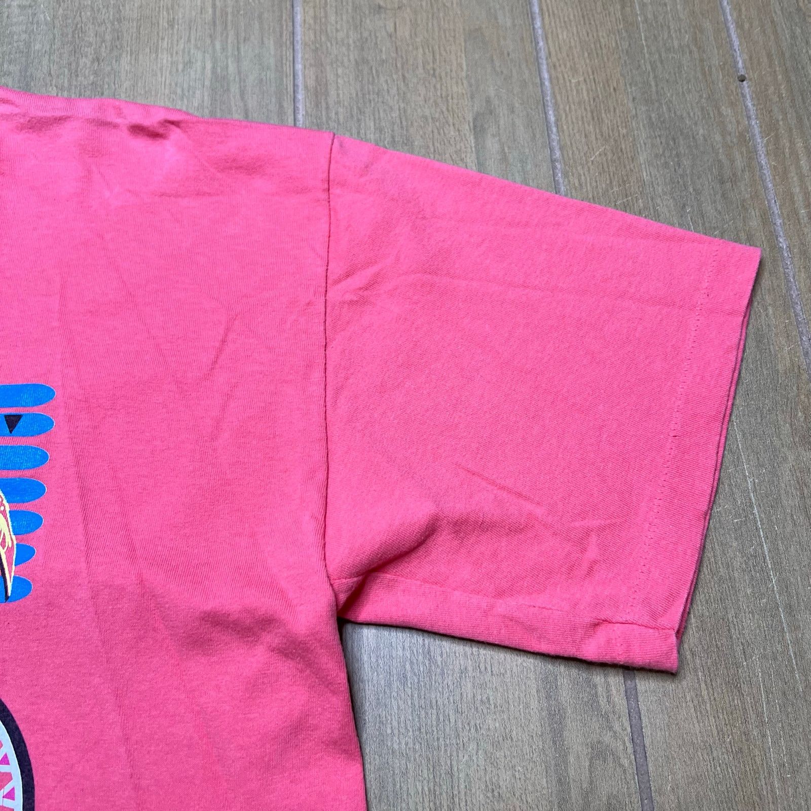 Vintage Vintage 90s Pink IOWA Outdoors Fishing Lake Graphic TShirt L Size US L / EU 52-54 / 3 - 9 Thumbnail