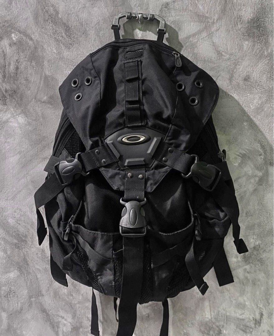 Oakley × Vintage 🔥NEED GONE🔥 Vintage Oakley Gorpcore Black Alien Design Size ONE SIZE - 1 Thumbnail