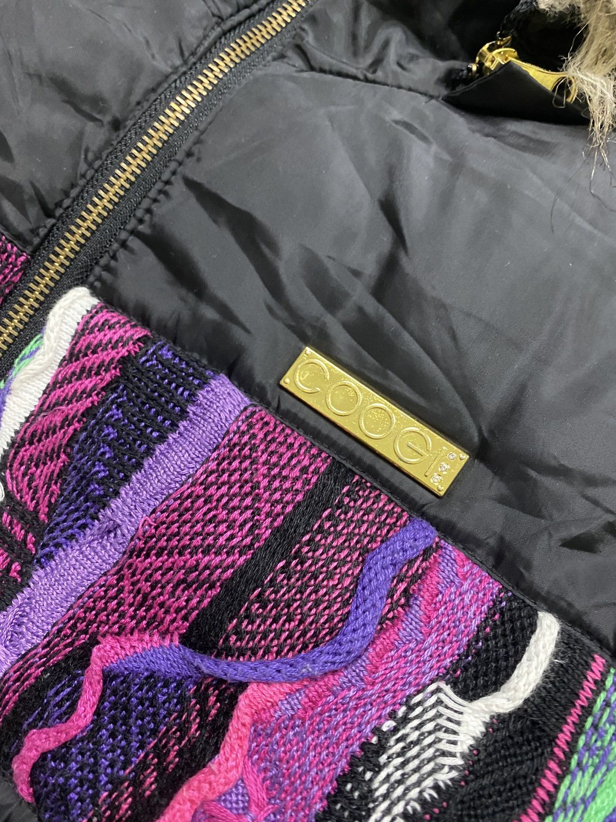 Rare Design Vintage Brand Coogi Puffer Jacket 2000s