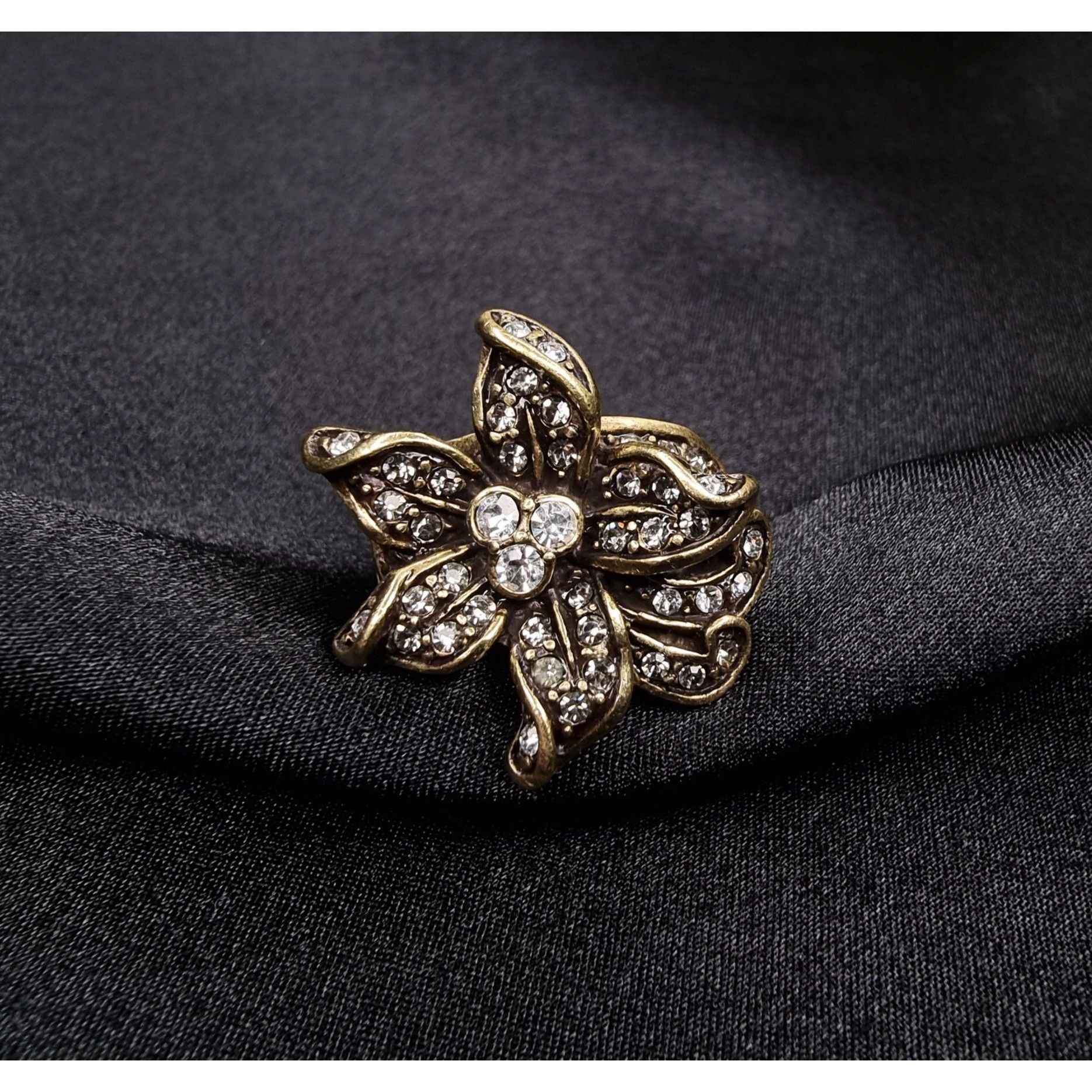 Vintage Heidi Daus Gold-Tone Flower Ring With Clear Crystal Accents Size ONE SIZE - 1 Thumbnail