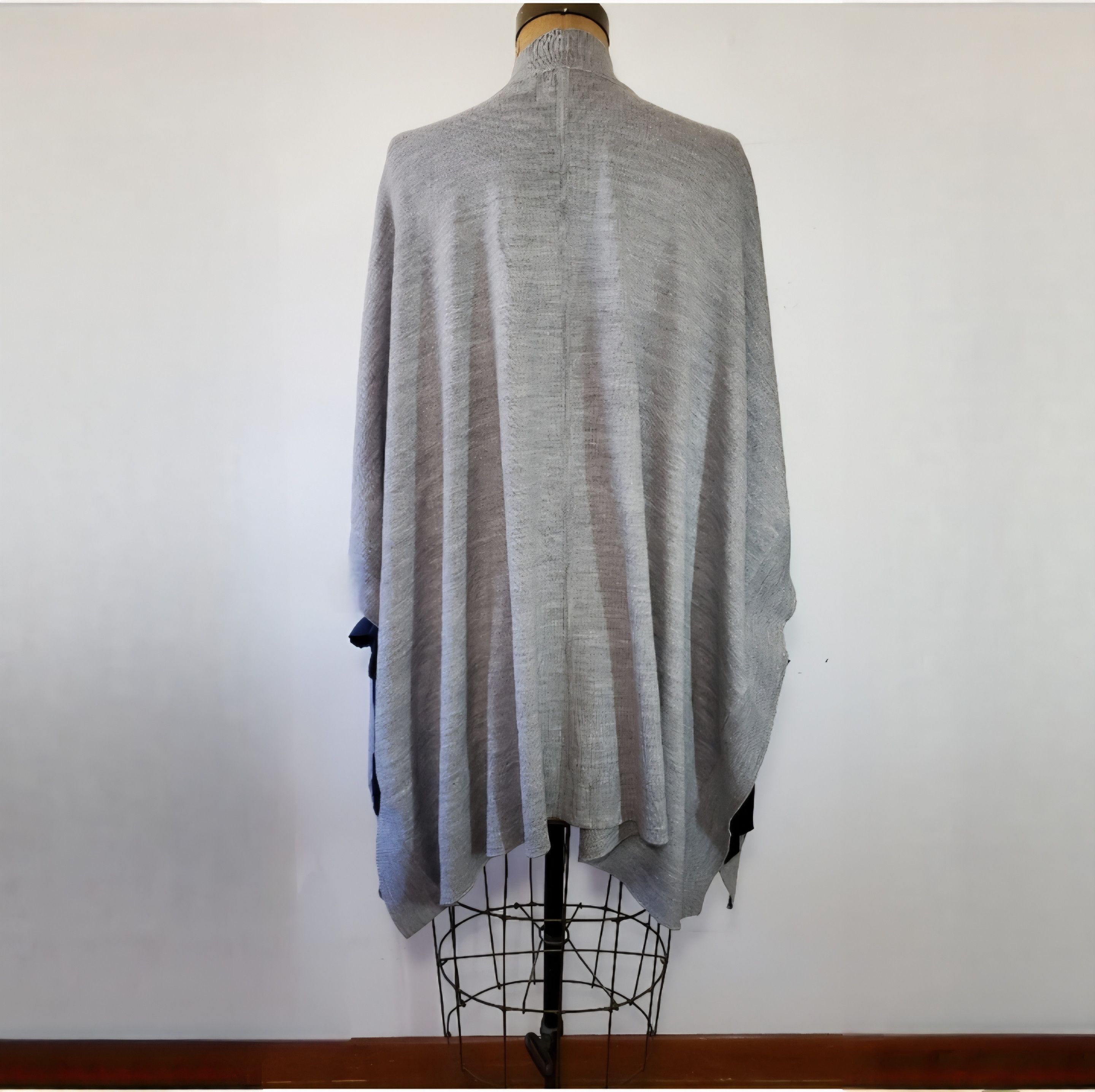 Tommy Hilfiger Tommy Hilfiger Size L Poncho Cardigan Sweater Shrug Ties Size L / US 10 / IT 46 - 3 Thumbnail