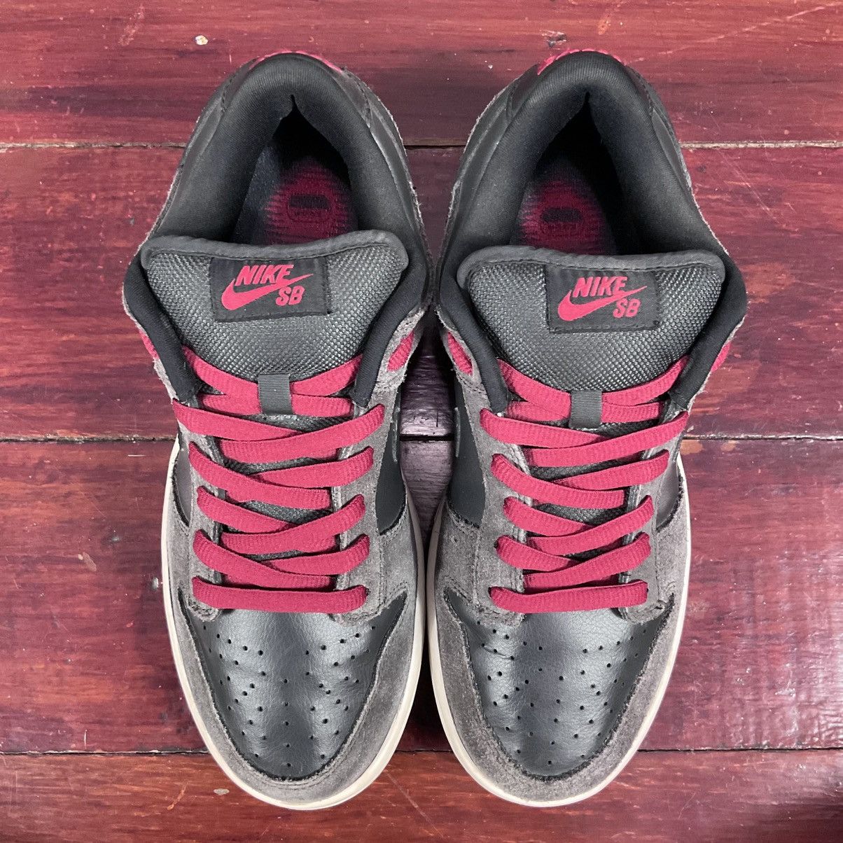 Nike SB Dunk Low Dark Charcoal Black 2010 Size US 8.5 / EU 41-42 - 8 Thumbnail