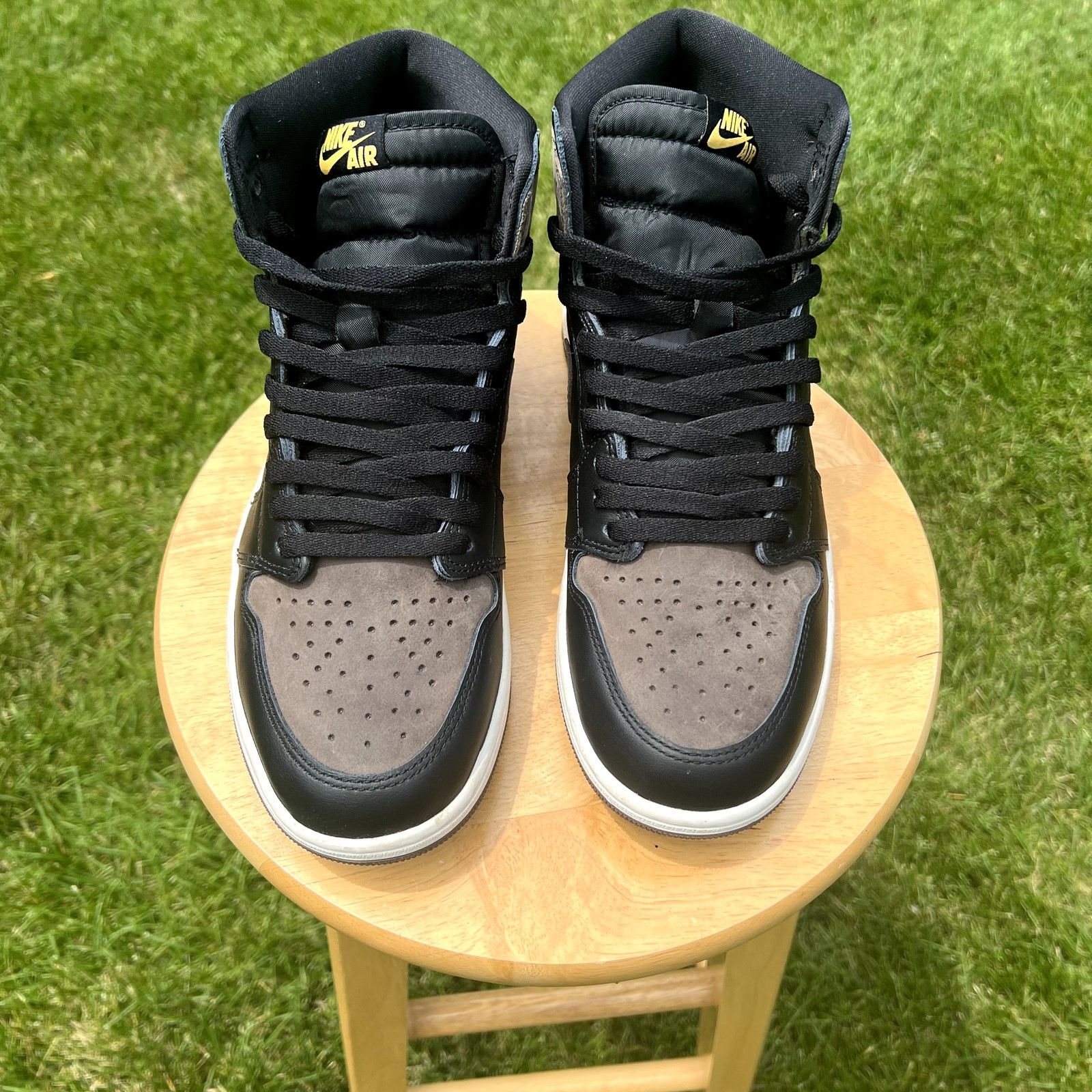 Jordan Brand × Nike Air Jordan 1 Retro High OG Palomino Men's Shoes - Size 10.5 Size US 10.5 / EU 43-44 - 4 Thumbnail