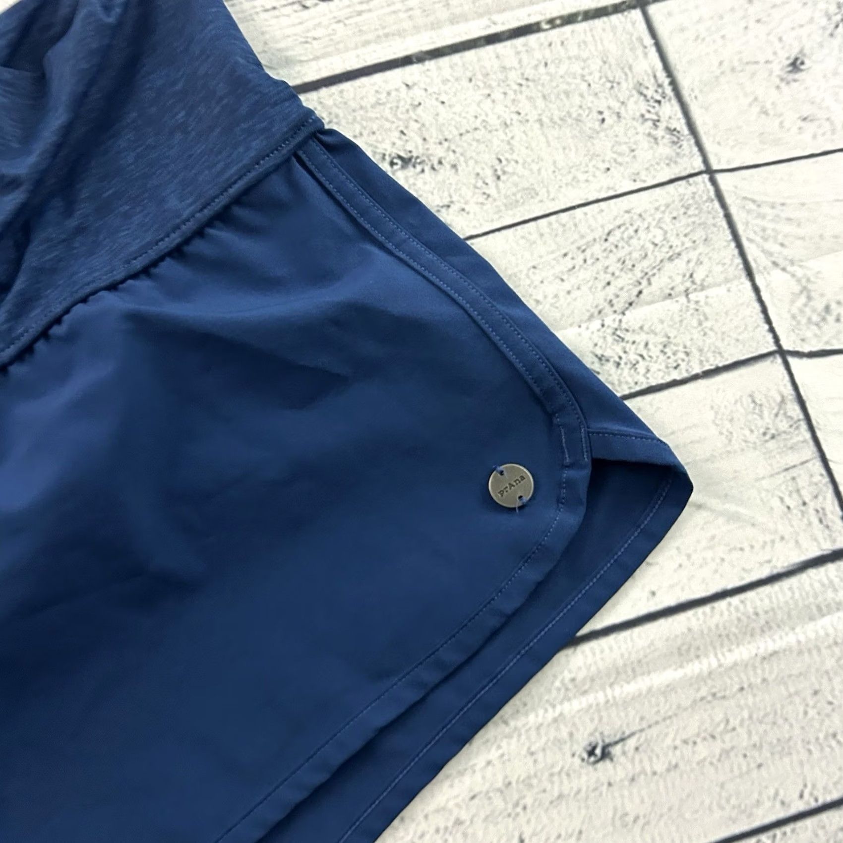 Prana PrAna Sunriver Athletic Shorts Women's Medium Blue Athletic Shorts Womens M Blue PrAna Sunriver Activewear Shorts Women M Blue Size 32" / US 10 / IT 46 - 2 Thumbnail