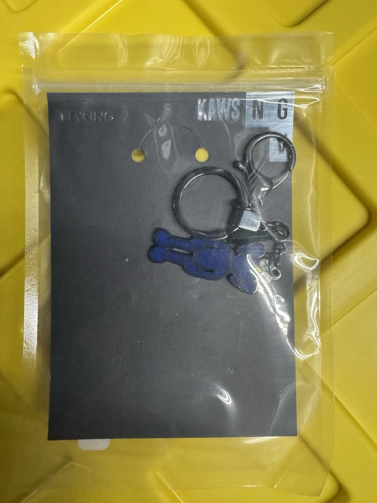 Other KAWS BFF Keychain 2019 NGV Australia Exclusive Size ONE SIZE - 2 Thumbnail