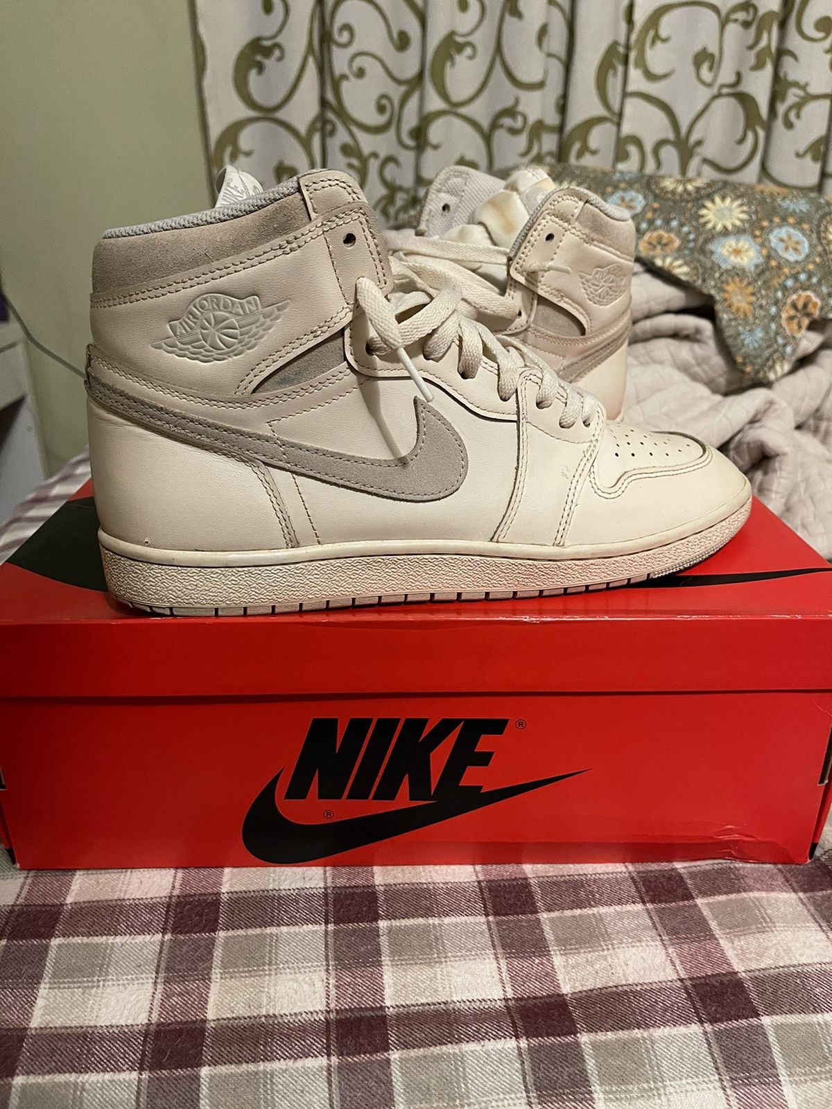 image of Jordan Nike Air Jordan 1 85 Neutral Grey Size 11 Shoes in White, Men's