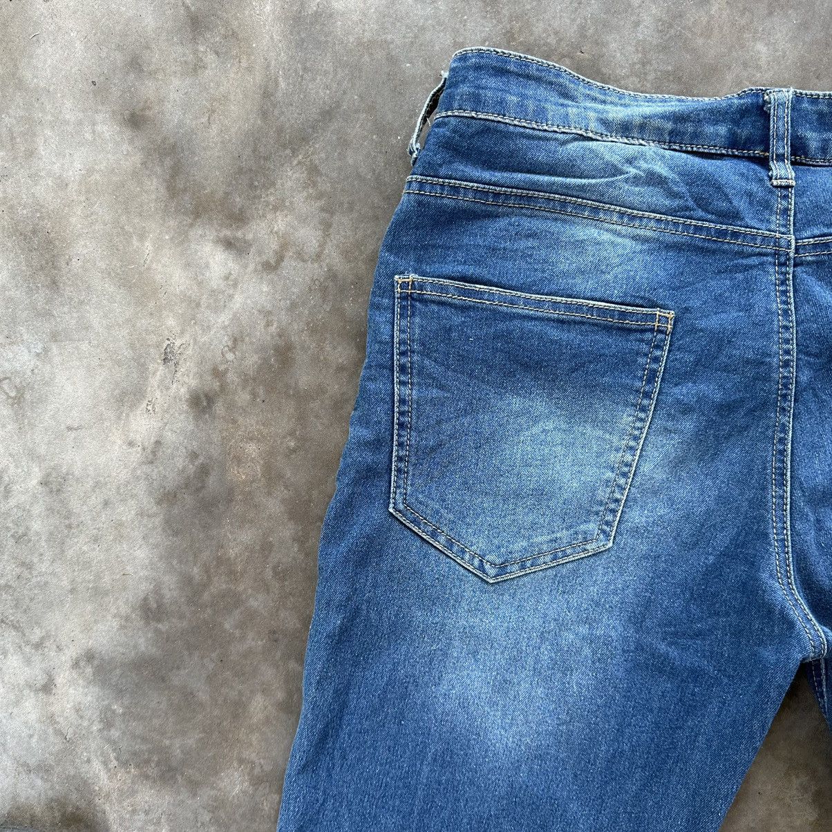 Japanese Brand Vintage Roshell Distressed Slim Fit Faded Denim Jean Pant Size US 32 / EU 48 - 14 Thumbnail