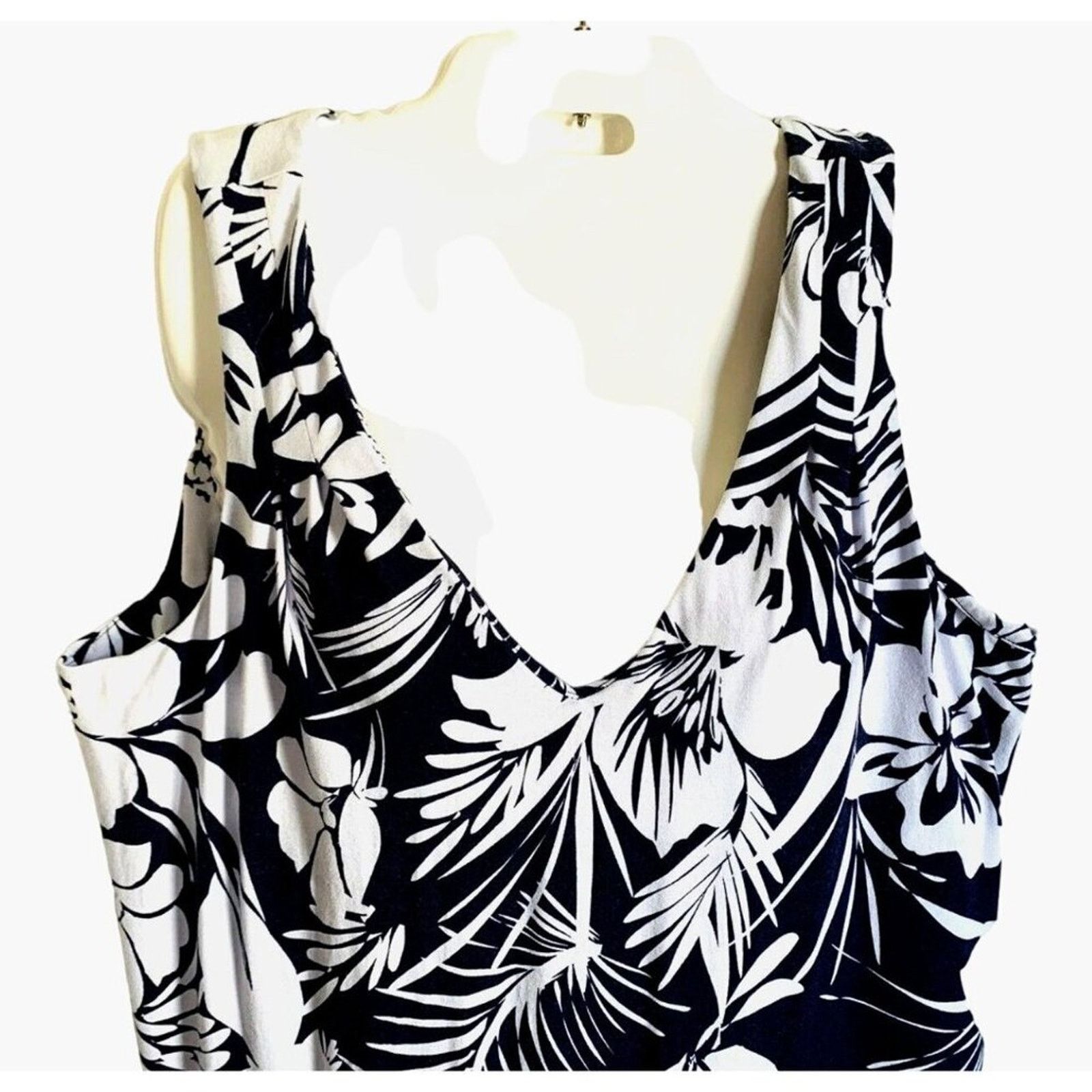 Tommy Bahama Tommy Bahama Women's Size Medium Knit Maxi Dress Sleeveless Size M / US 6-8 / IT 42-44 - 2 Thumbnail