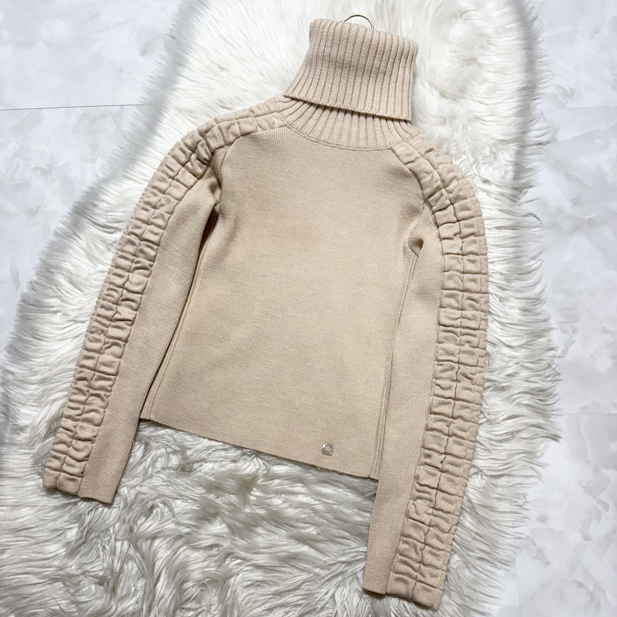 Chanel Authentic Chanel Matelassé Turtleneck Sweater Size S / US 4 / IT 40 - 6 Thumbnail