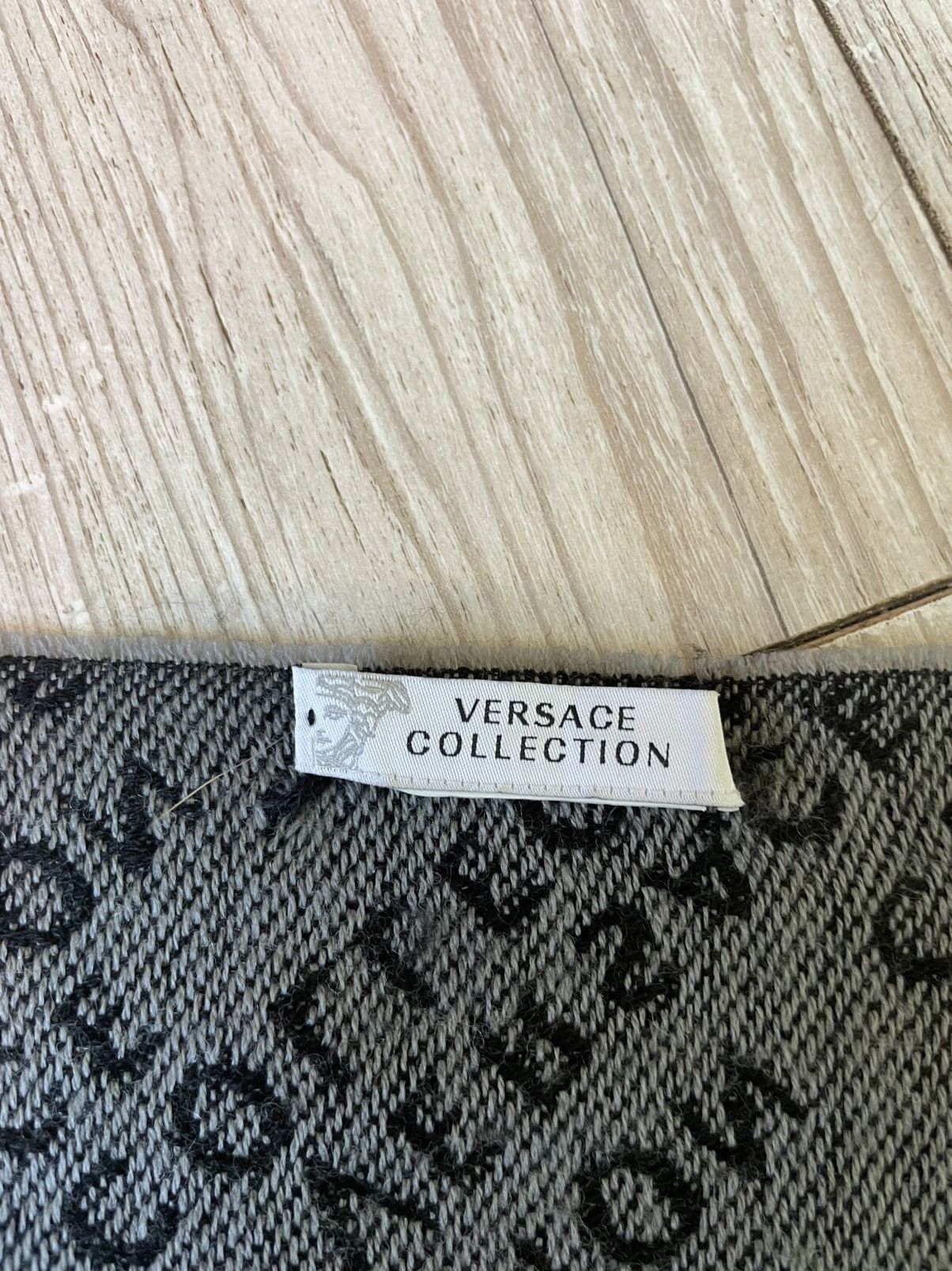 Versace Versace Monogram scarf Size ONE SIZE - 7 Thumbnail