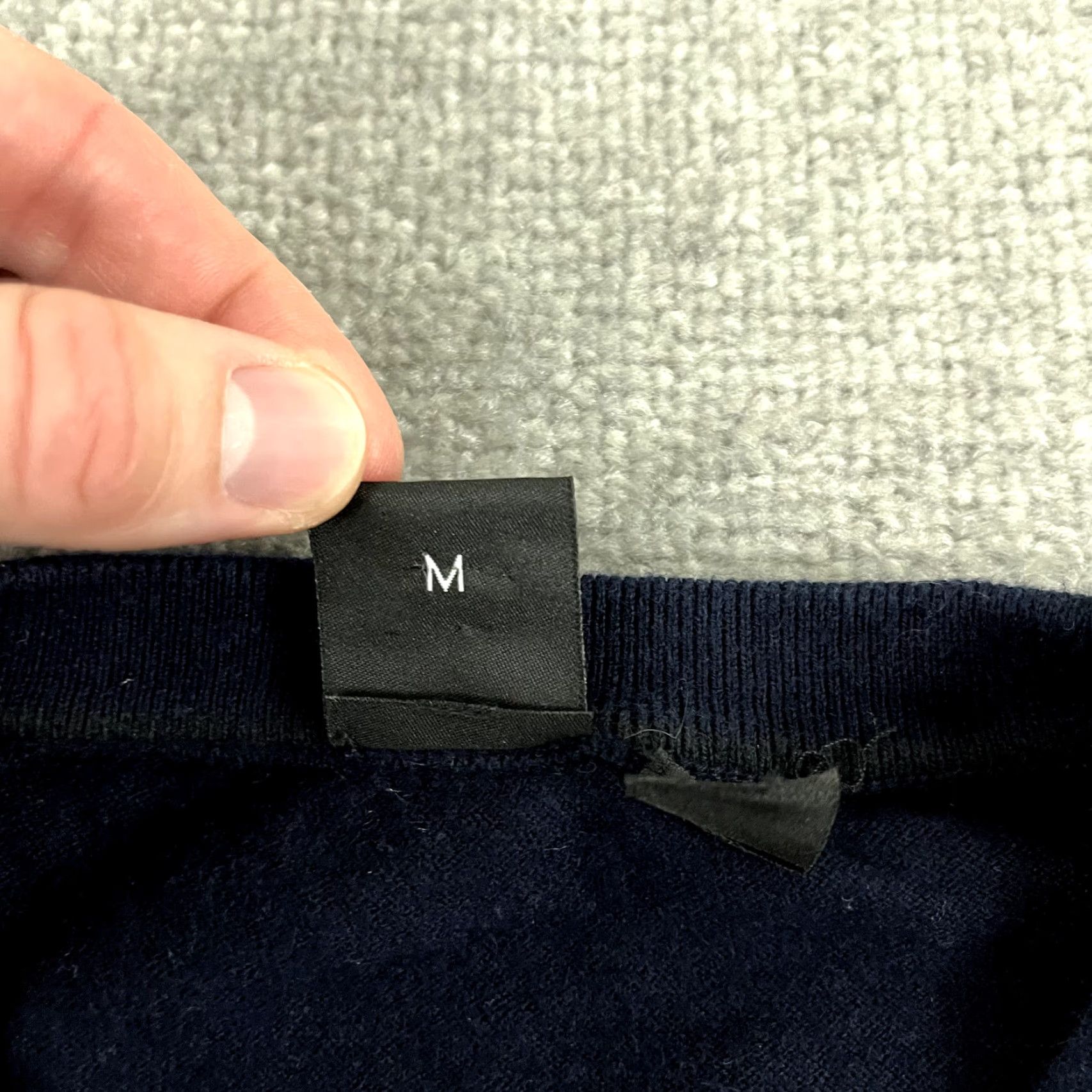 Hugo Boss HUGO BOSS Sweater Men Medium Navy Wool Cashmere Blend Lightweight Crew Neck Long Sleeve Pullover Knit Regular Fit Size US M / EU 48-50 / 2 - 3 Thumbnail