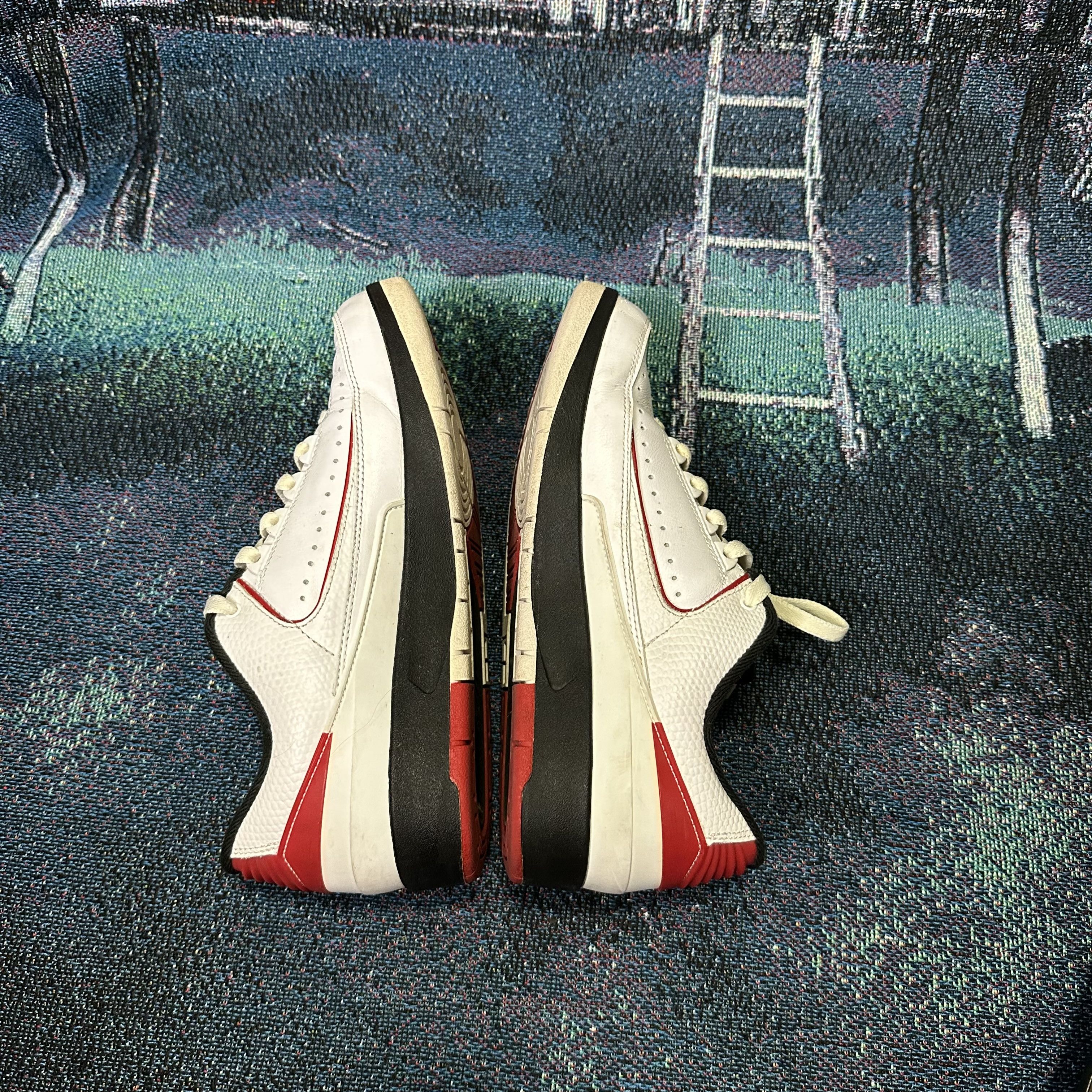 Jordan Brand 2016 Air Jordan 2 Retro Low Chicago Size US 7.5 / EU 40-41 - 6 Thumbnail