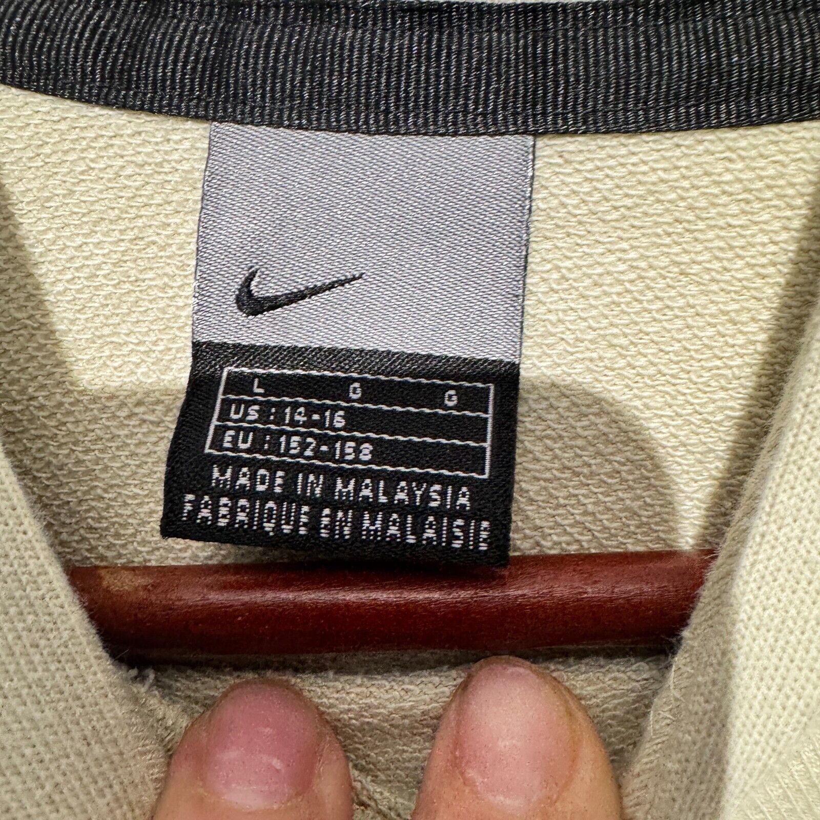 Nike Vintage Nike Unisex Beige Cotton Hoodie Size L Short Sleeve Size US L / EU 52-54 / 3 - 6 Thumbnail