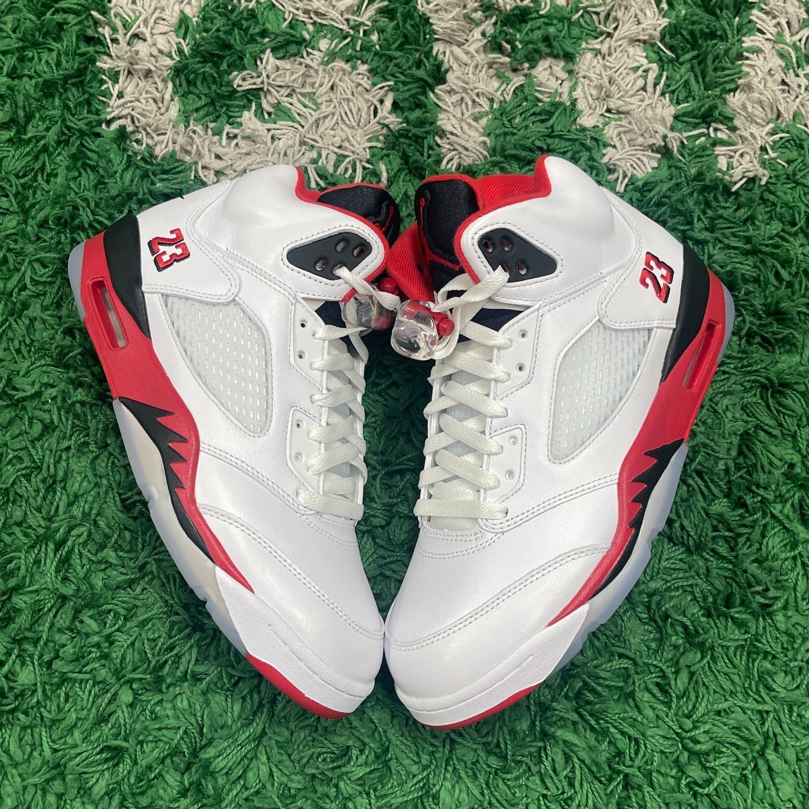 Jordan Brand Nike Air Jordan 5 Retro Fire Red Black Tongue (2025) New Size US 9 / EU 42 - 4 Thumbnail