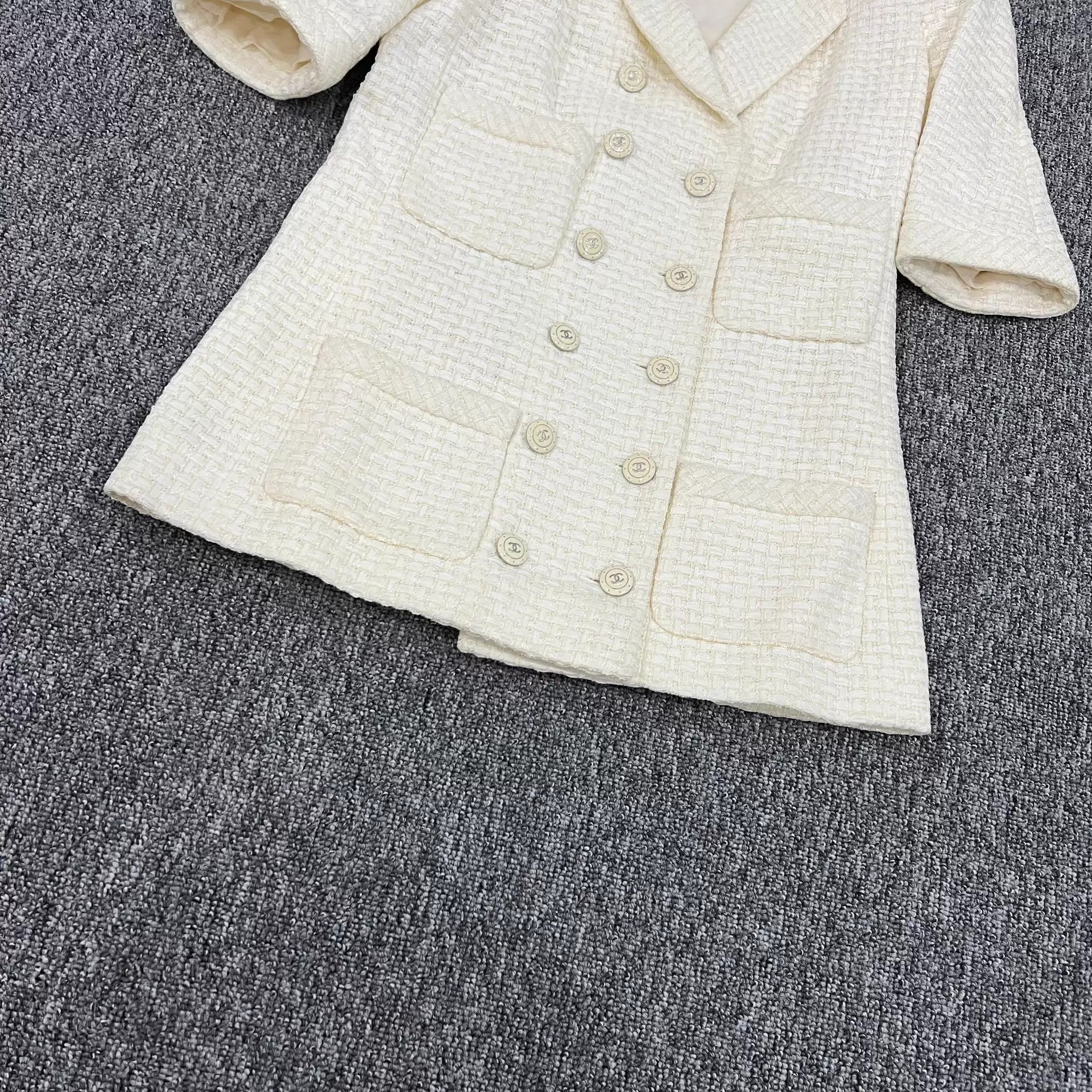 Chanel Chanel White Tweed Double-Breasted Short-Sleeve Jacket Size S / US 4 / IT 40 - 4 Thumbnail